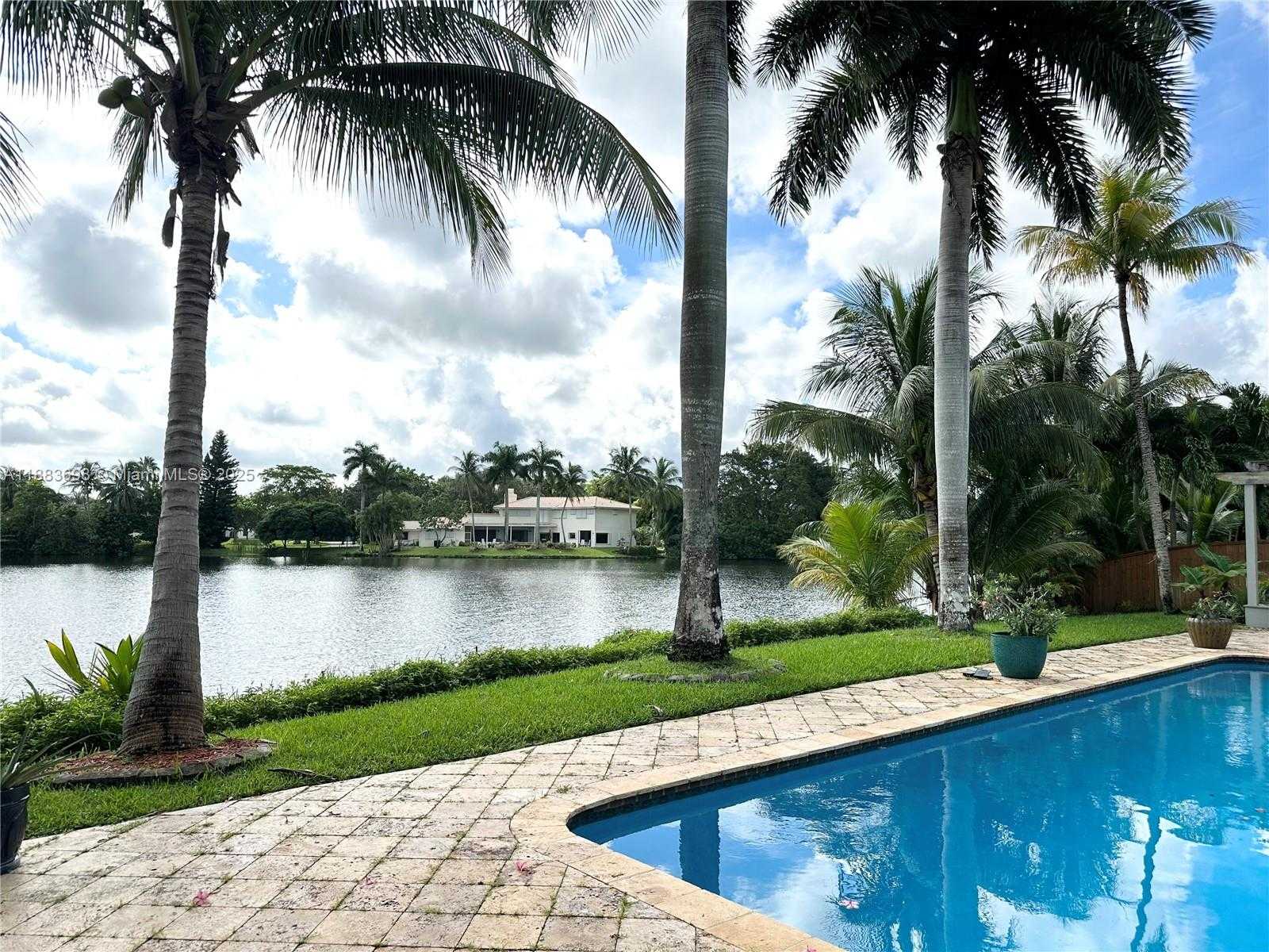 Small Image of 960 BAYBERRY POINT DR, Plantation Number 35