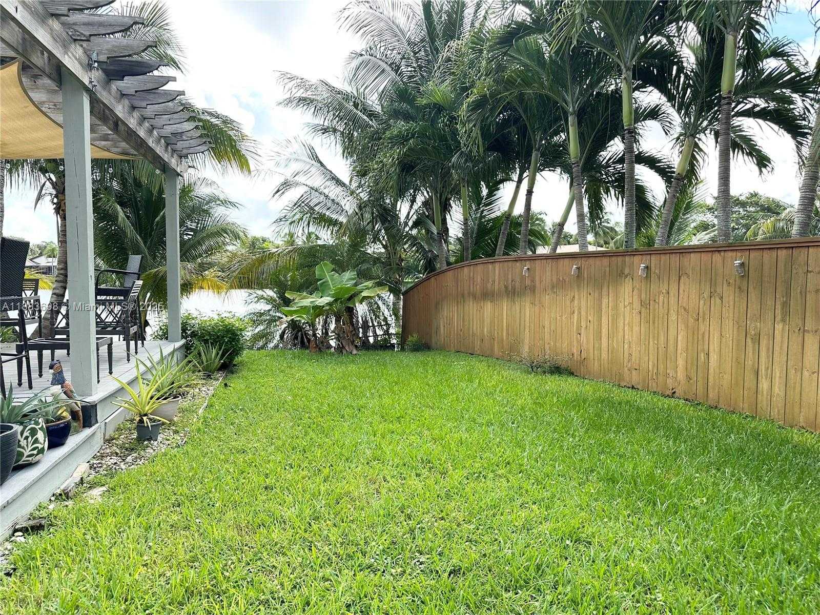 Small Image of 960 BAYBERRY POINT DR, Plantation Number 36