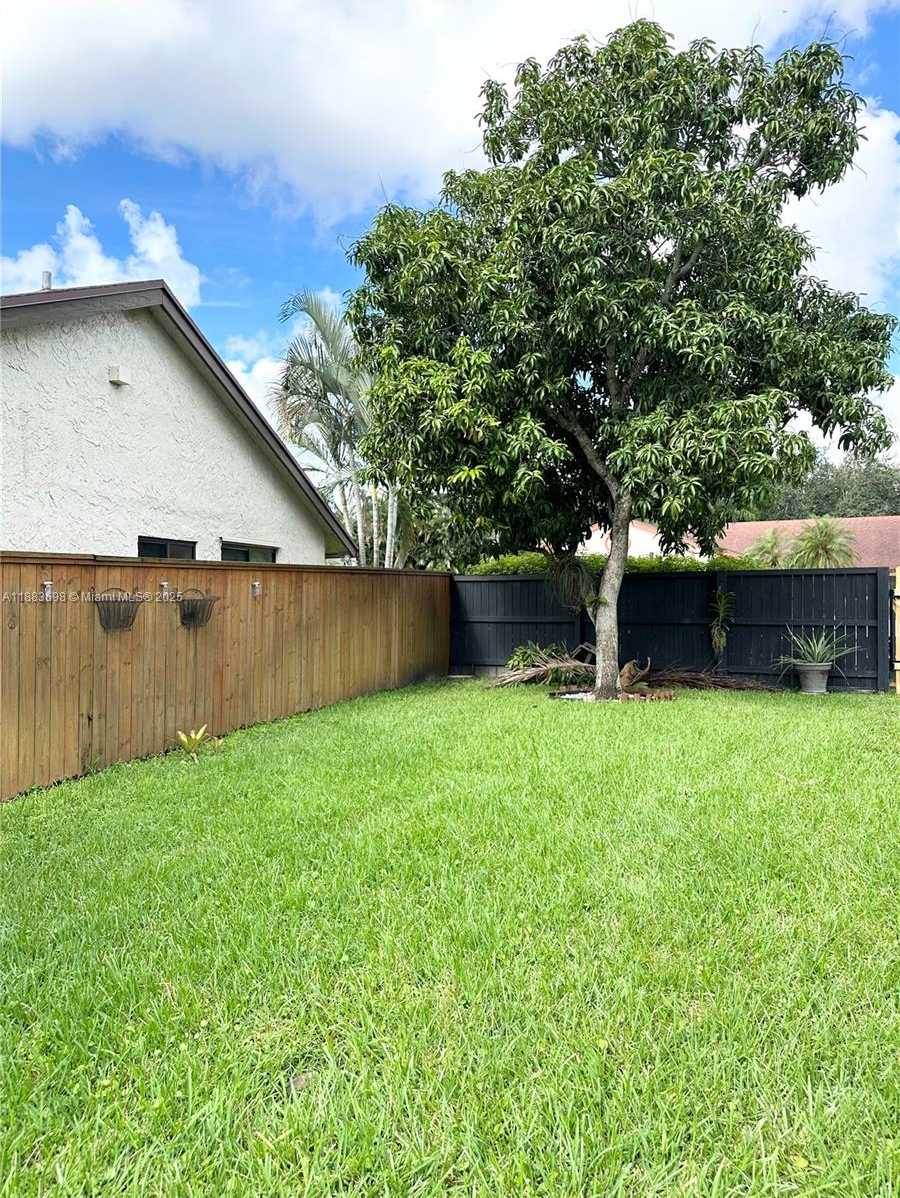 Small Image of 960 BAYBERRY POINT DR, Plantation Number 37
