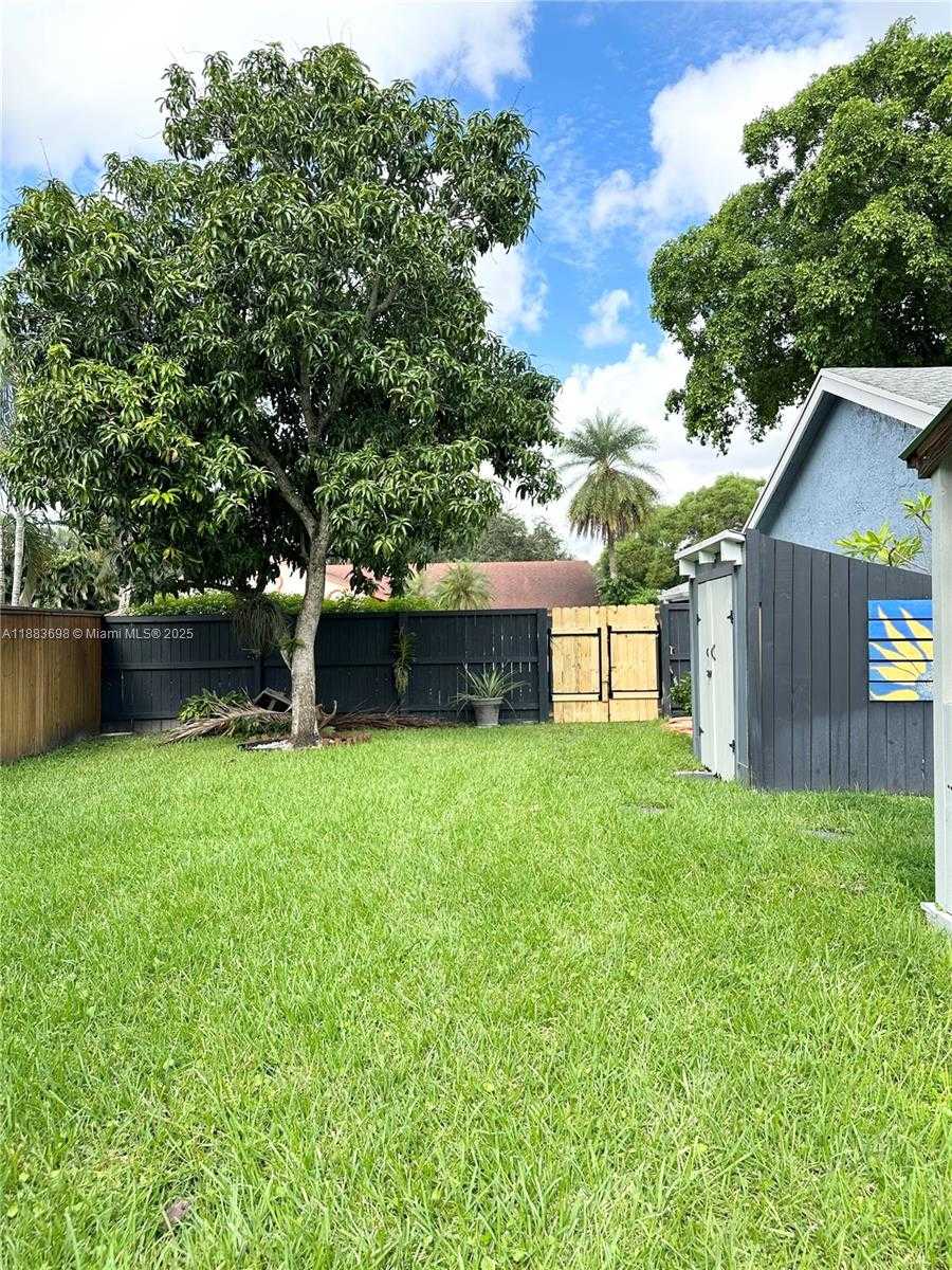 Small Image of 960 BAYBERRY POINT DR, Plantation Number 38