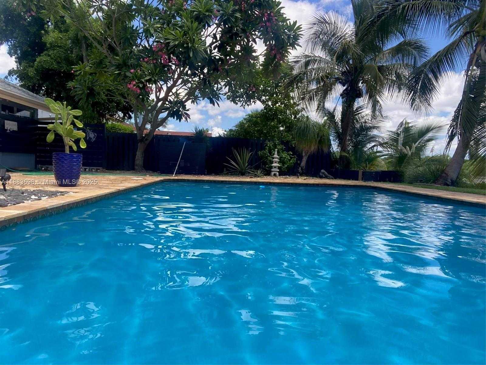 Small Image of 960 BAYBERRY POINT DR, Plantation Number 4