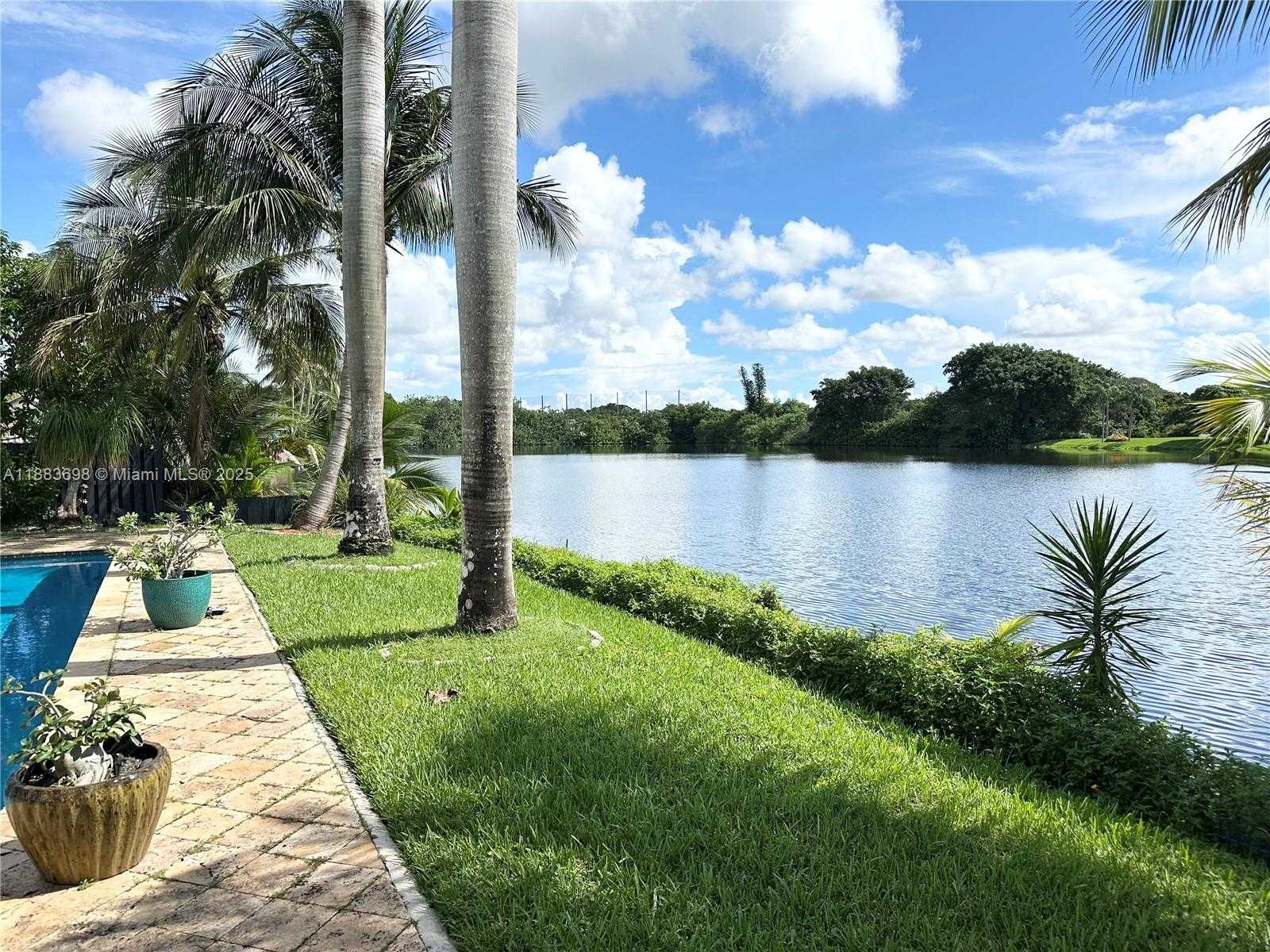 Small Image of 960 BAYBERRY POINT DR, Plantation Number 43