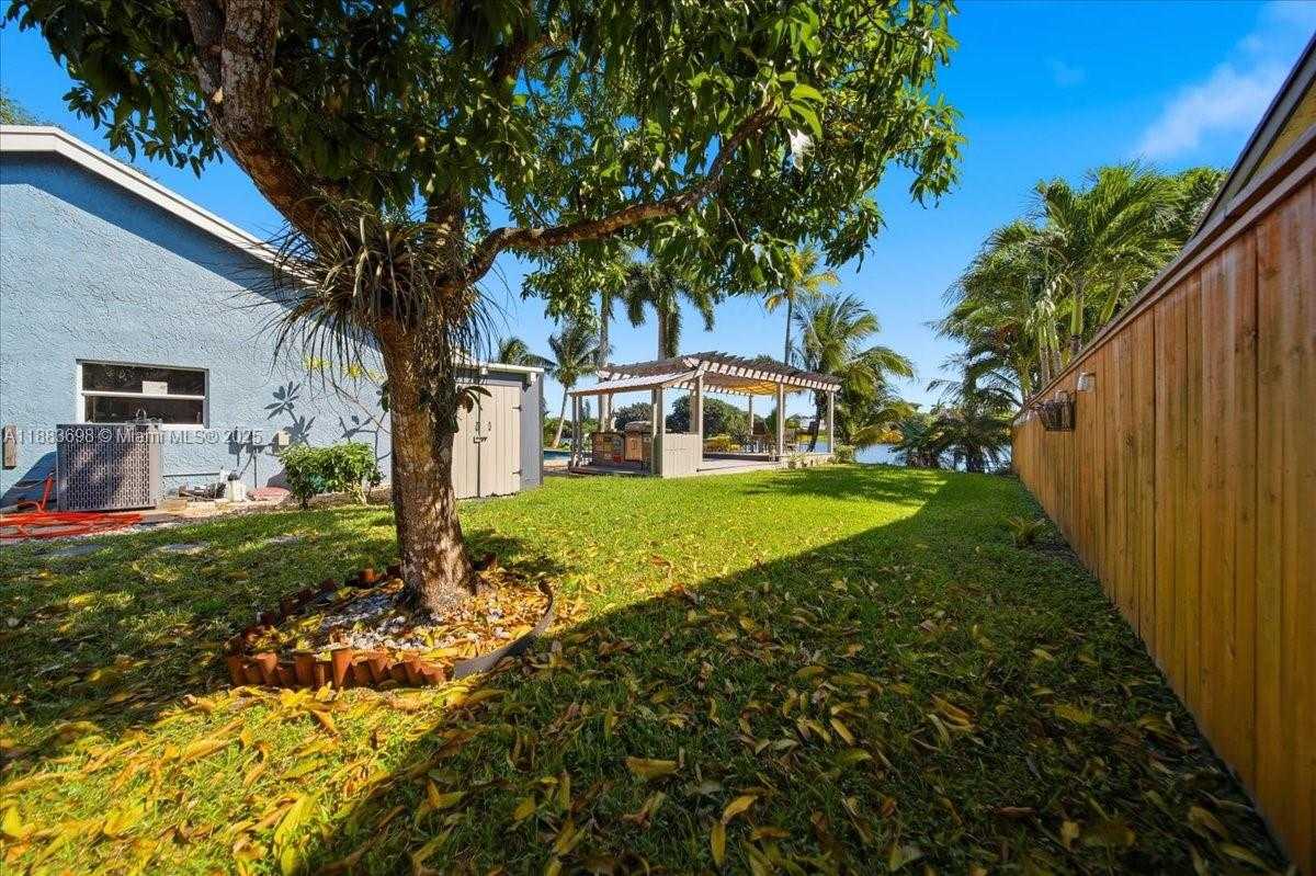 Small Image of 960 BAYBERRY POINT DR, Plantation Number 47