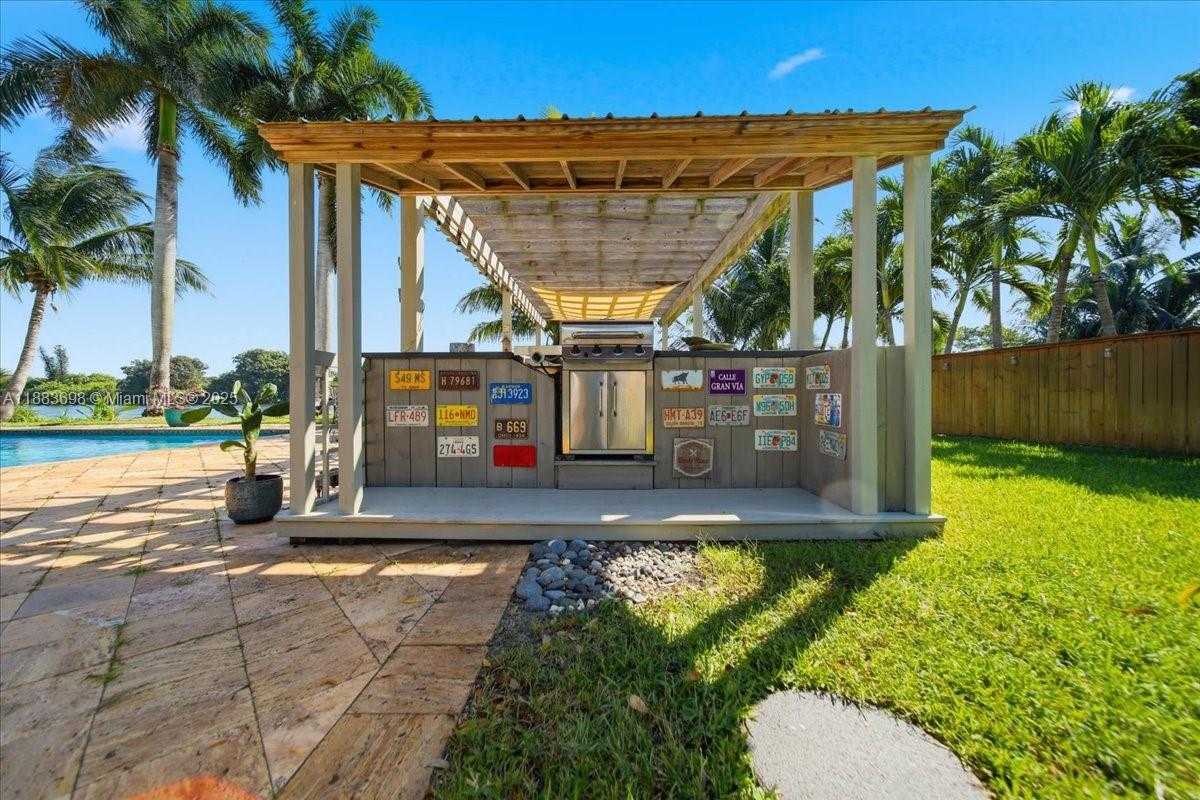 Small Image of 960 BAYBERRY POINT DR, Plantation Number 52