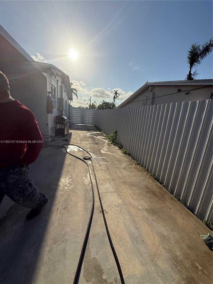 Small Image of 28520 SOUTH WEST 146TH AVE, Homestead Number 3