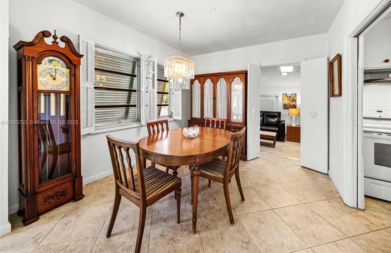 Small Image of 995 SOUTH SHORE DR, Miami Beach Number 12