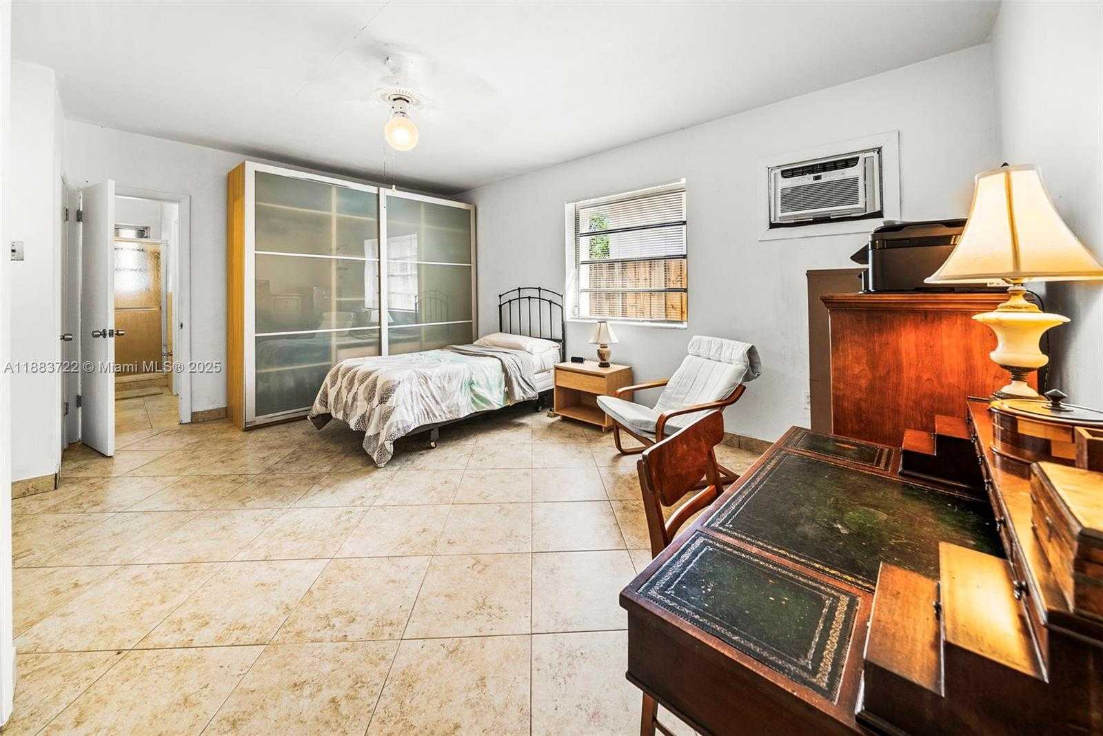 Small Image of 995 SOUTH SHORE DR, Miami Beach Number 19