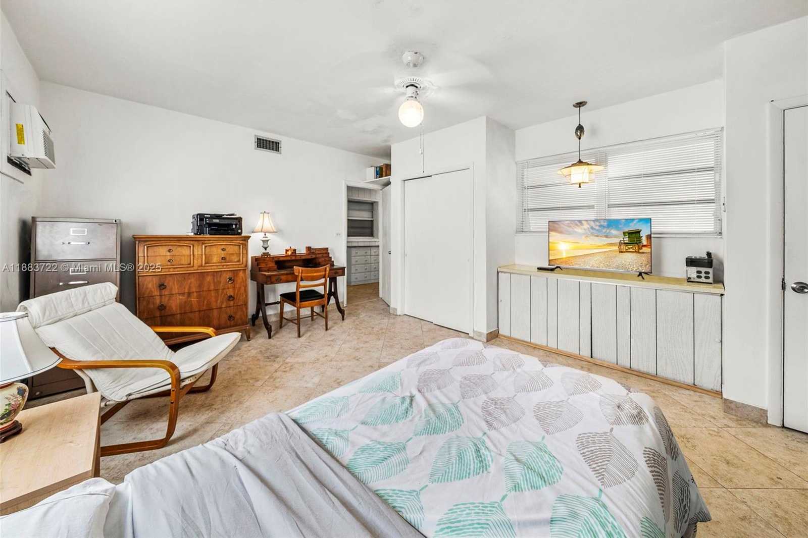 Small Image of 995 SOUTH SHORE DR, Miami Beach Number 20