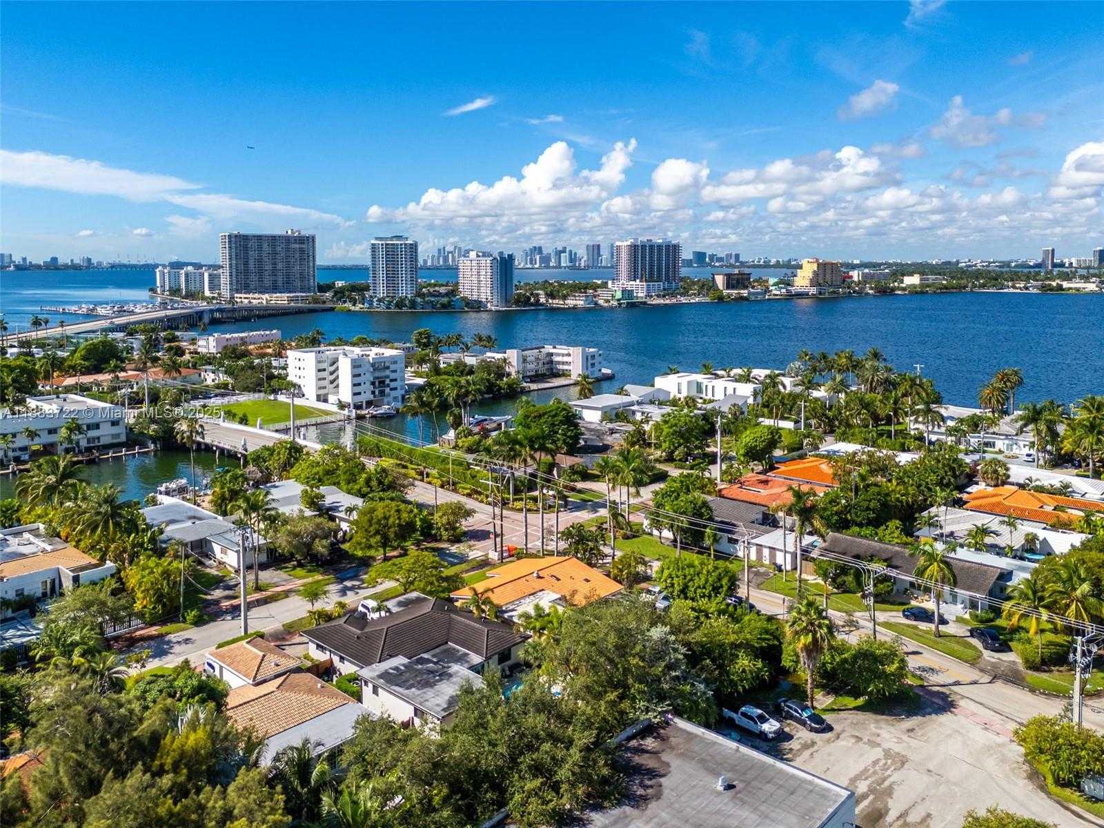 Small Image of 995 SOUTH SHORE DR, Miami Beach Number 32