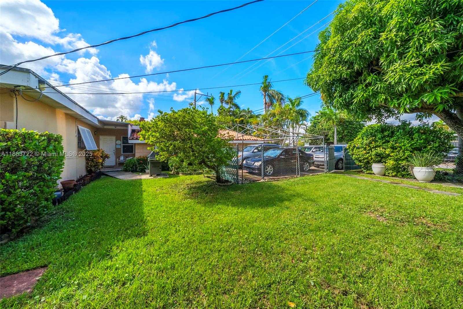 Small Image of 995 SOUTH SHORE DR, Miami Beach Number 4