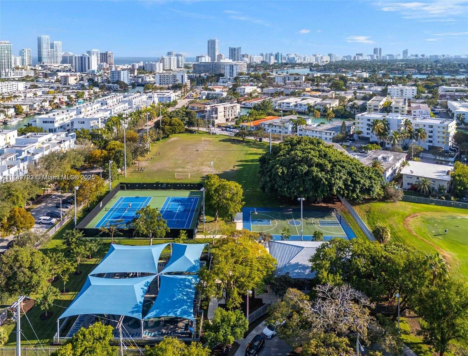 Small Image of 995 SOUTH SHORE DR, Miami Beach Number 43