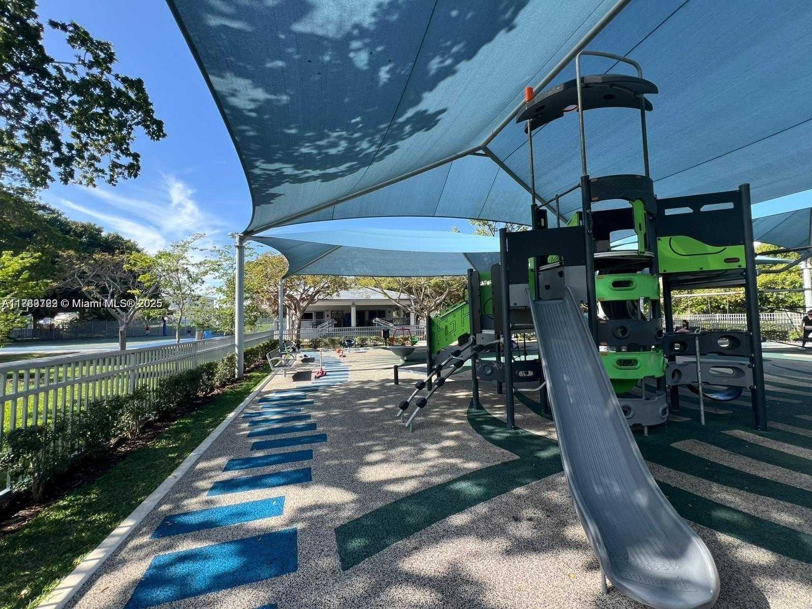 Small Image of 995 SOUTH SHORE DR, Miami Beach Number 44