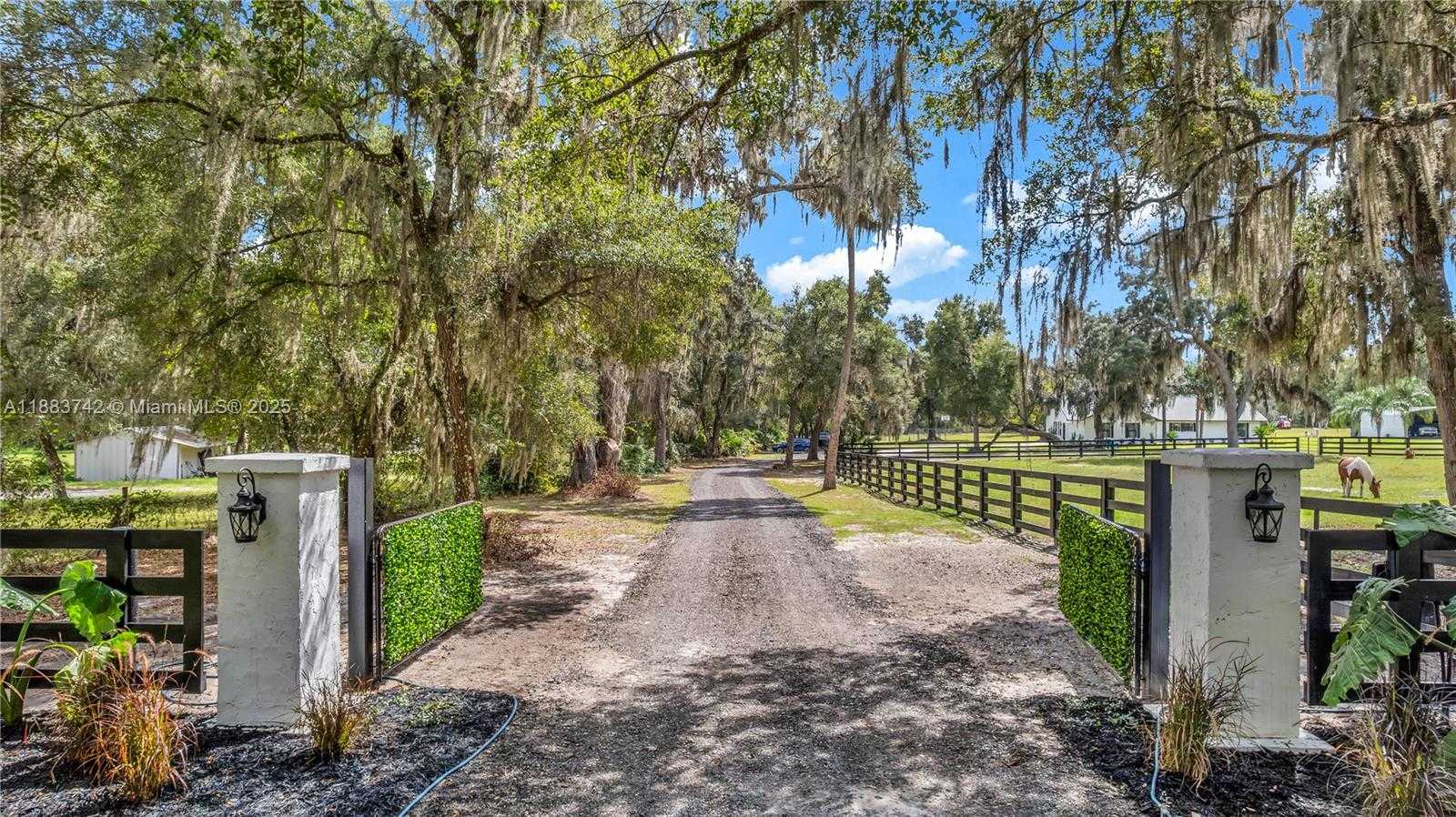 Small Image of 209 NORTH OAKAPPLE TRAIL, Other City - In The State Of Florida Number 3