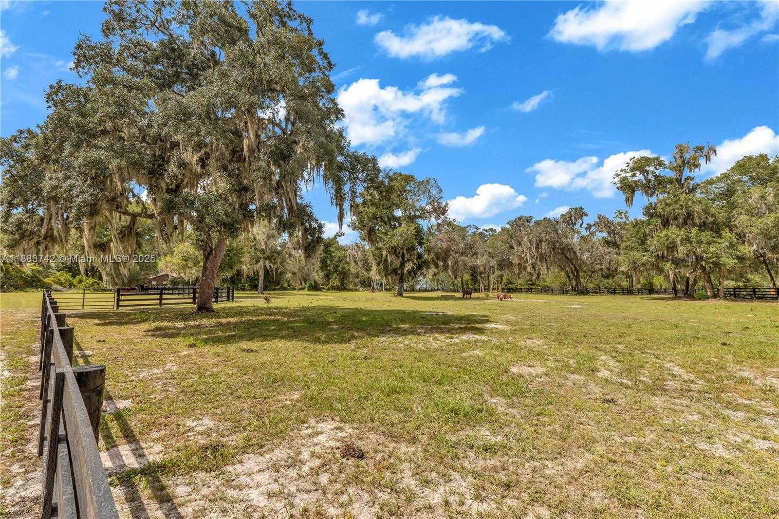 Small Image of 209 NORTH OAKAPPLE TRAIL, Other City - In The State Of Florida Number 44