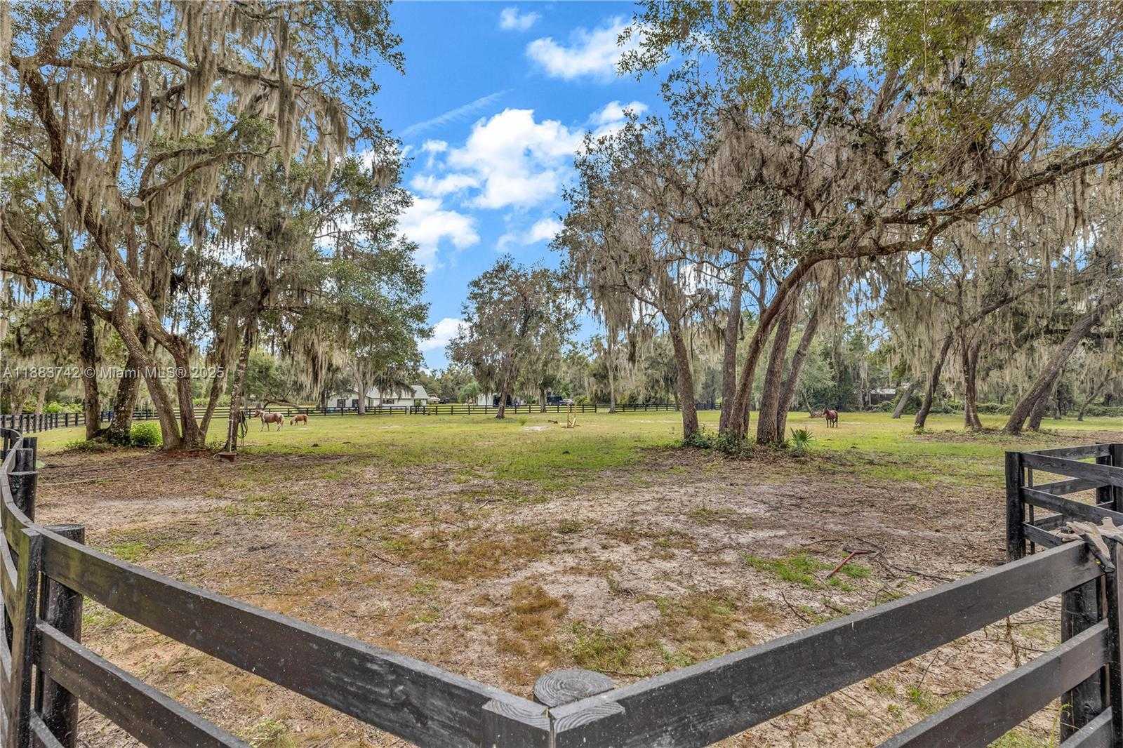 Small Image of 209 NORTH OAKAPPLE TRAIL, Other City - In The State Of Florida Number 5