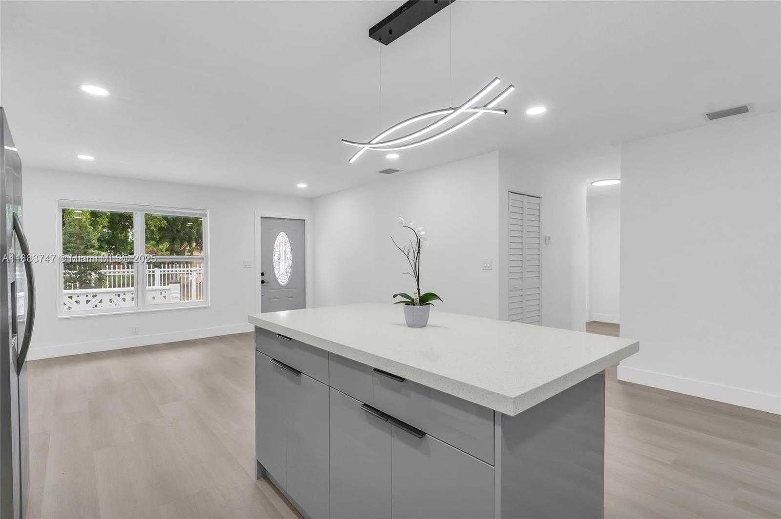 Small Image of 17130 NORTH WEST 51ST PL, Miami Gardens Number 23