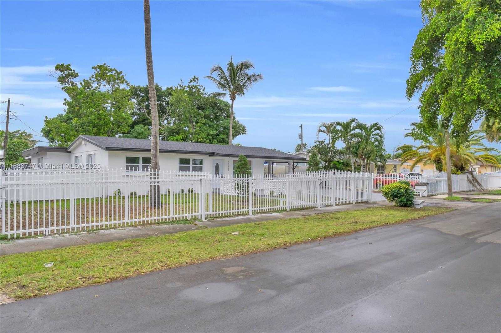 Small Image of 17130 NORTH WEST 51ST PL, Miami Gardens Number 6