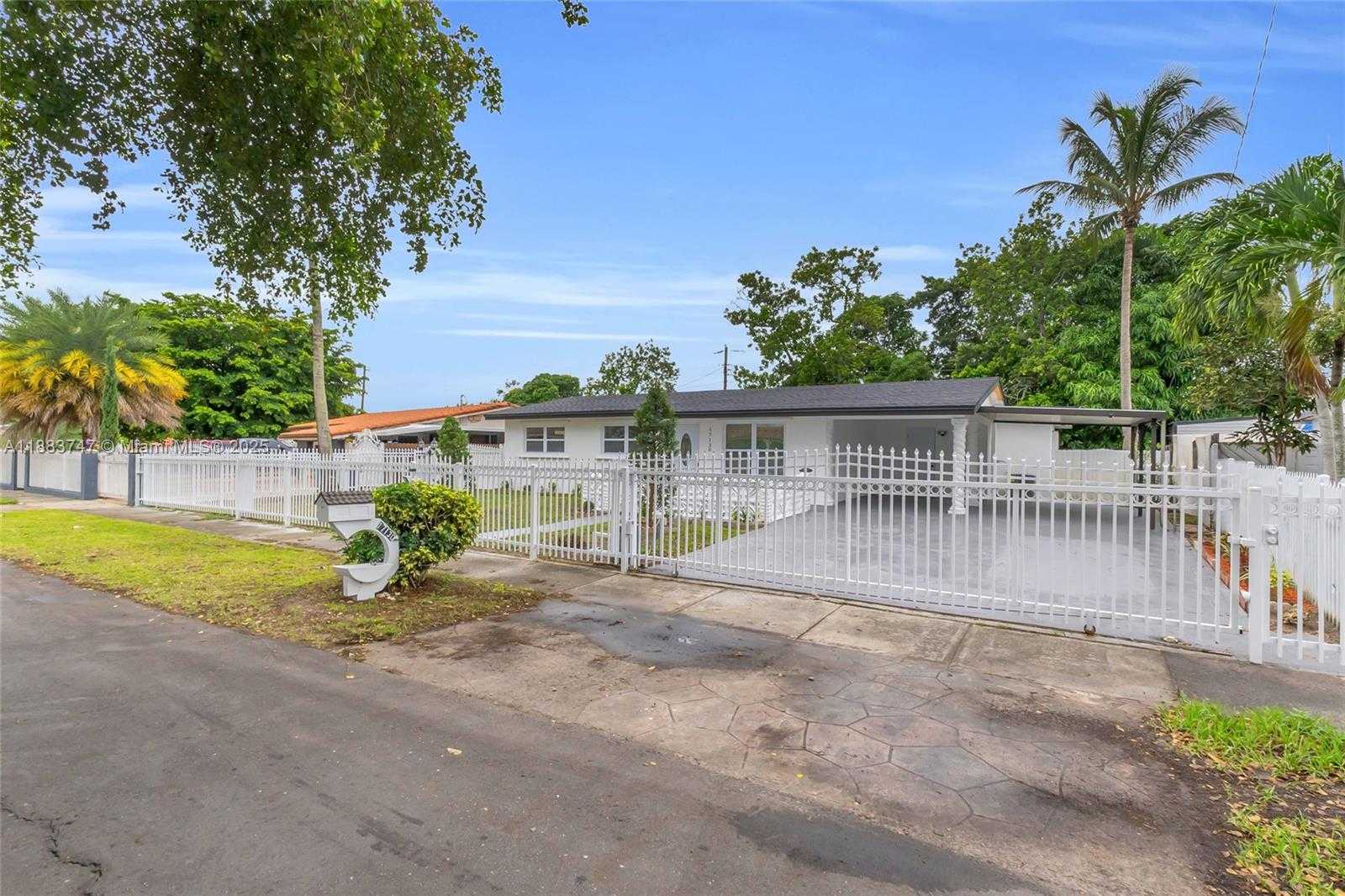 Small Image of 17130 NORTH WEST 51ST PL, Miami Gardens Number 8