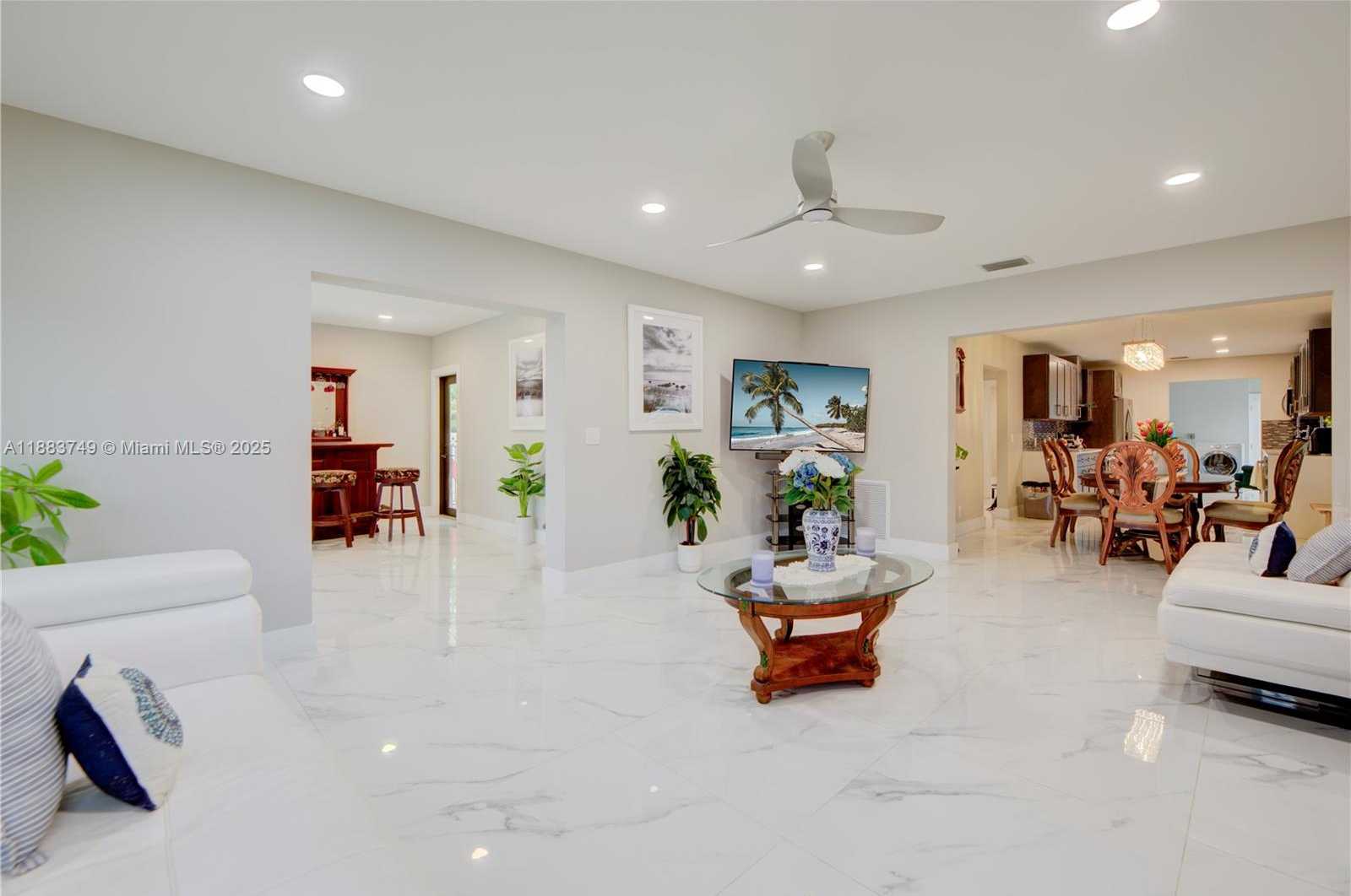 Small Image of 11490 WEST BISCAYNE CANAL RD, Miami Number 10