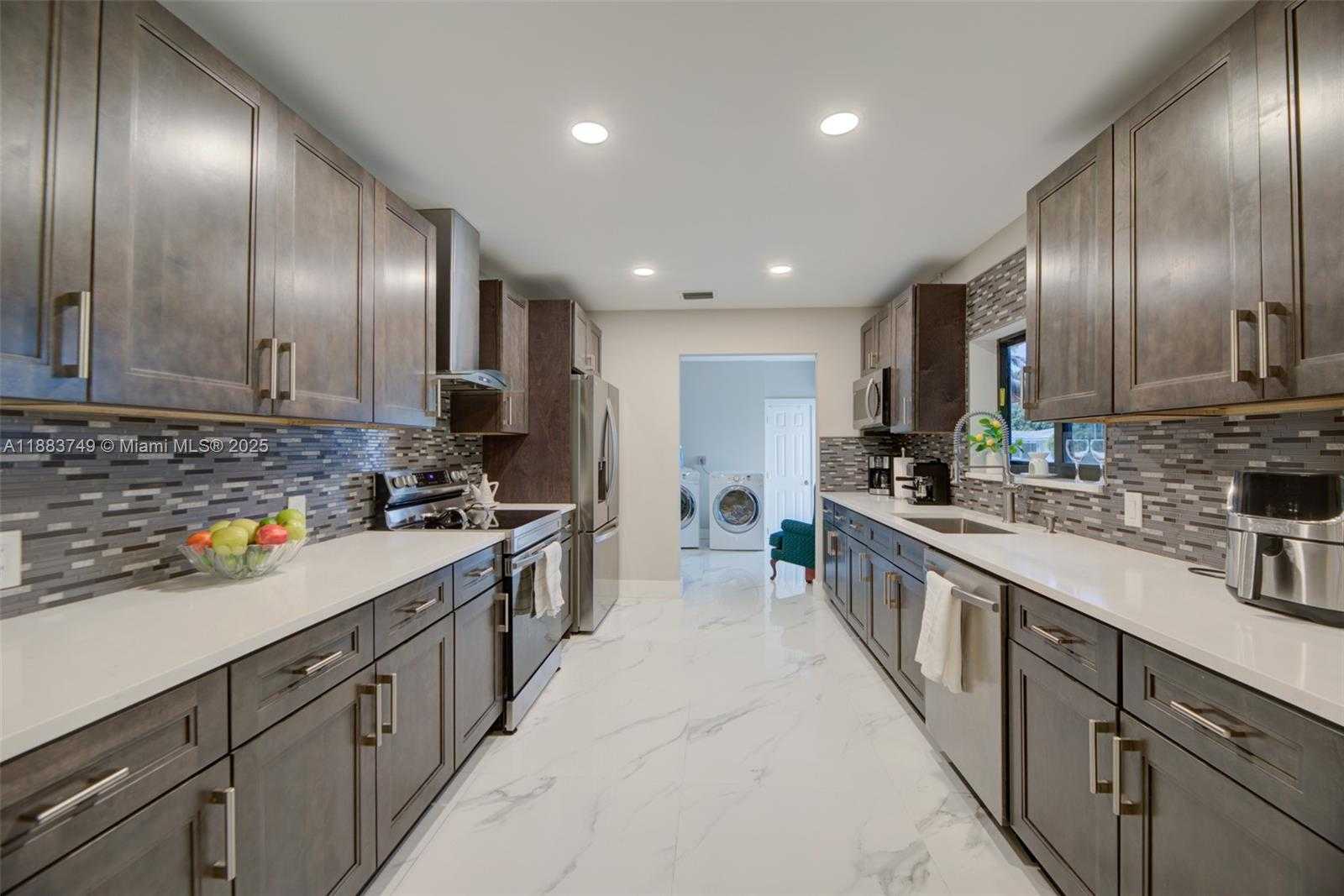 Small Image of 11490 WEST BISCAYNE CANAL RD, Miami Number 15