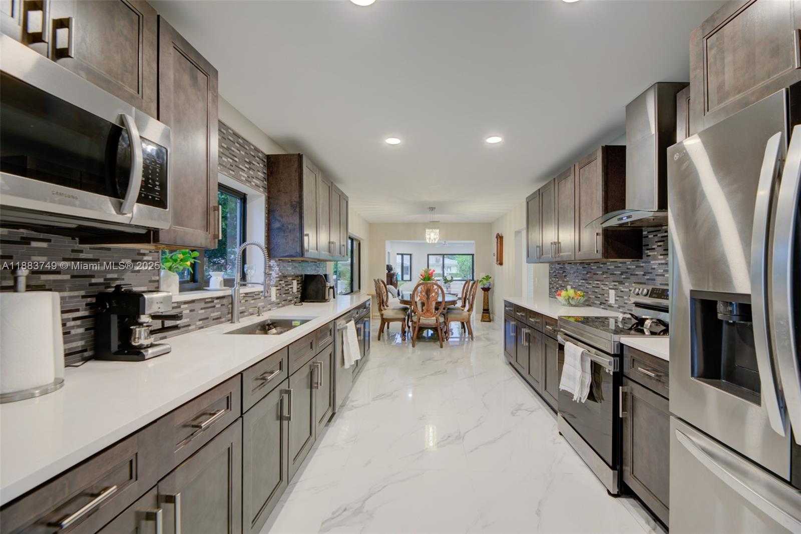 Small Image of 11490 WEST BISCAYNE CANAL RD, Miami Number 16