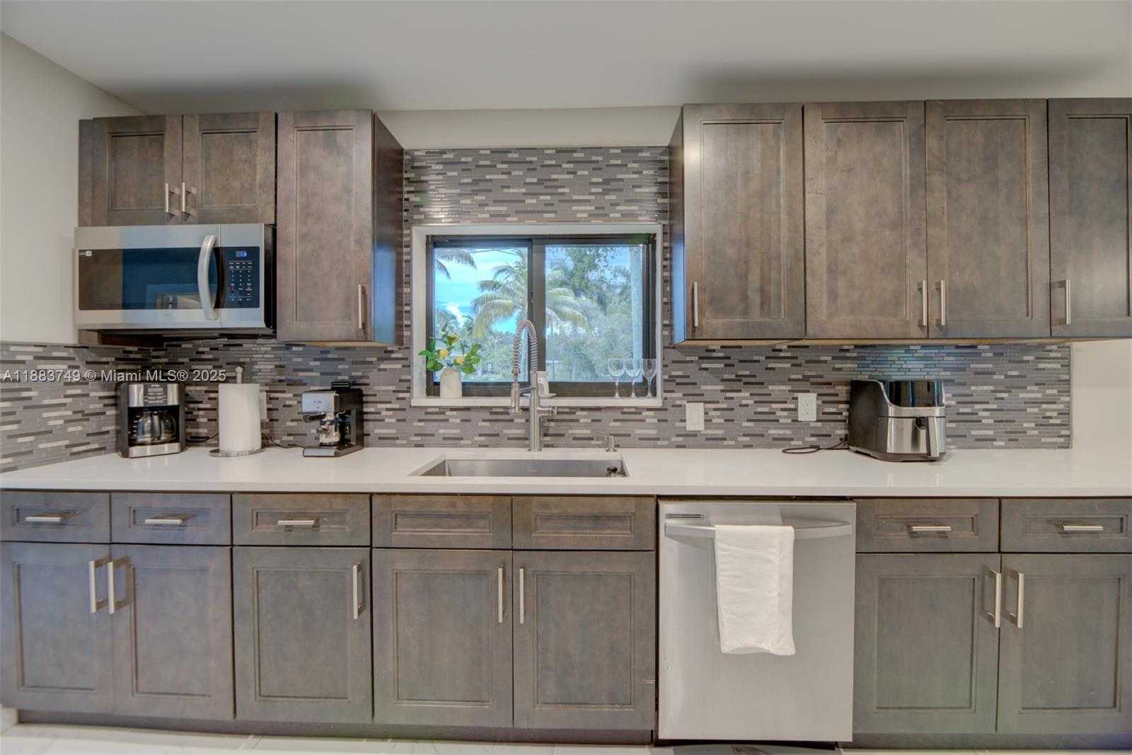 Small Image of 11490 WEST BISCAYNE CANAL RD, Miami Number 17