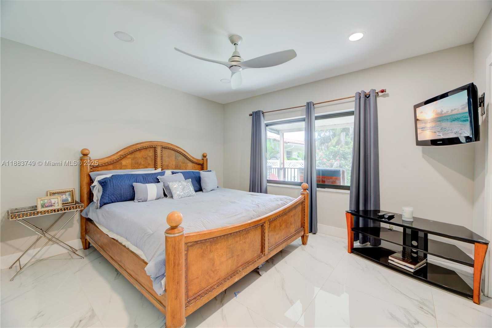 Small Image of 11490 WEST BISCAYNE CANAL RD, Miami Number 22
