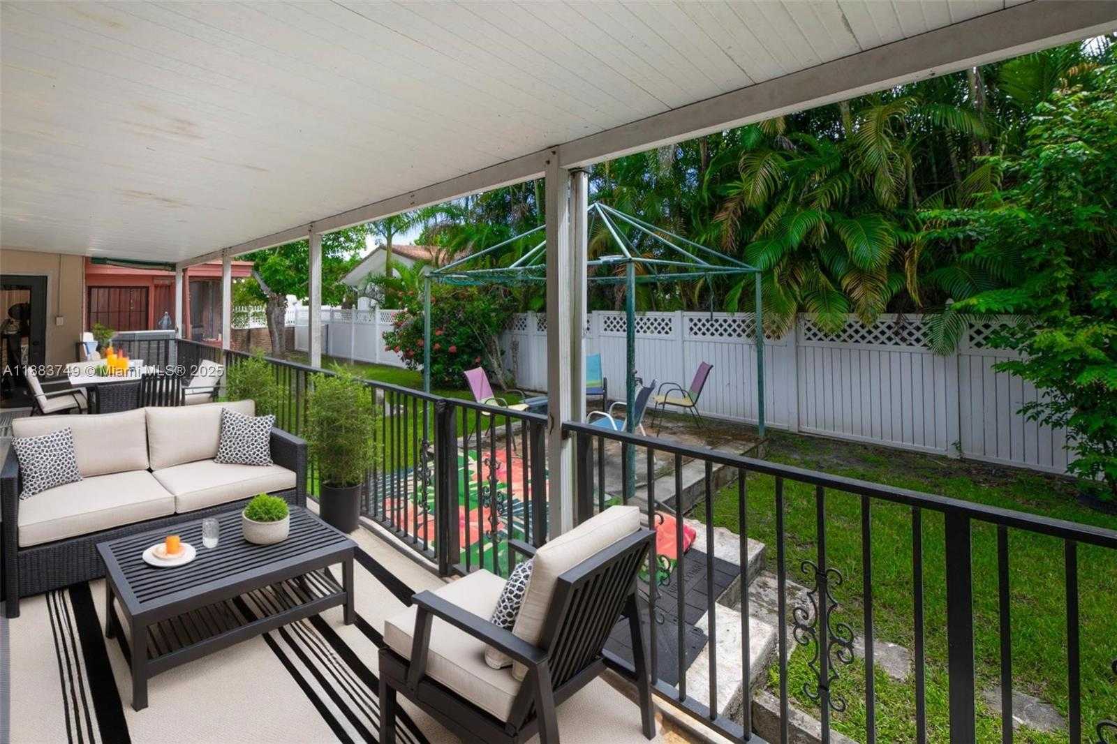 Small Image of 11490 WEST BISCAYNE CANAL RD, Miami Number 28