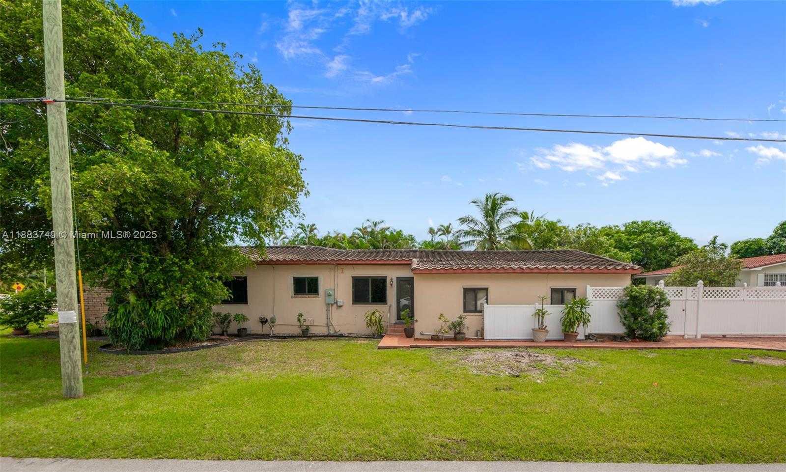 Small Image of 11490 WEST BISCAYNE CANAL RD, Miami Number 3