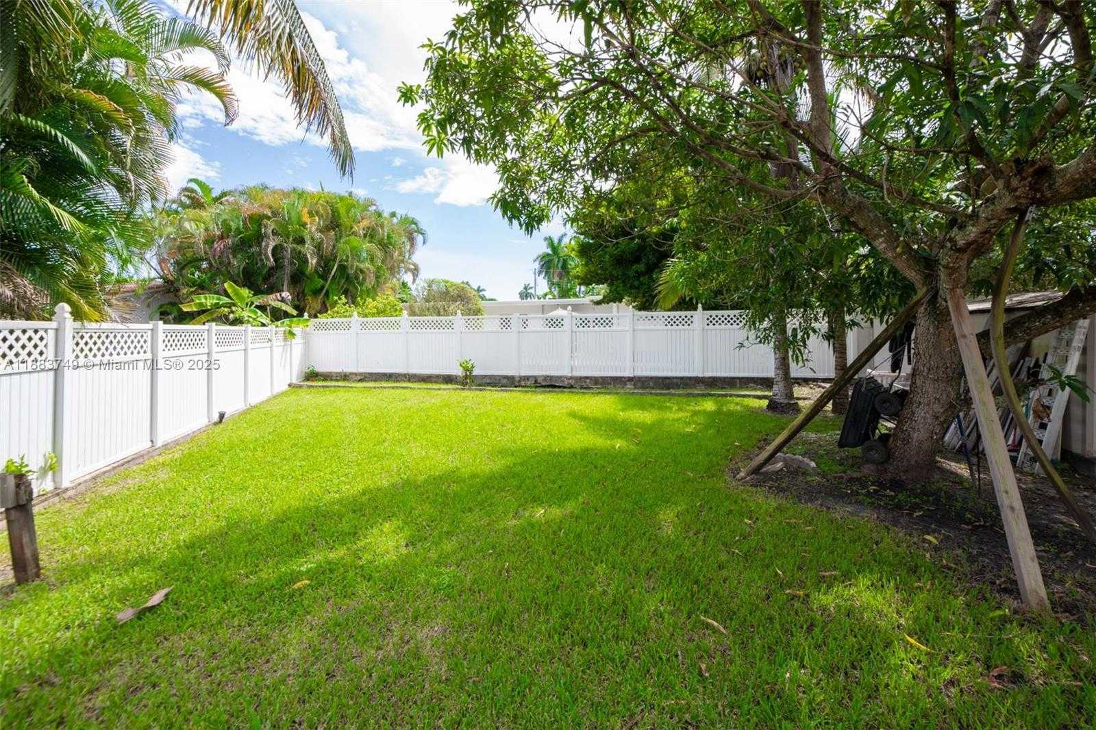 Small Image of 11490 WEST BISCAYNE CANAL RD, Miami Number 31