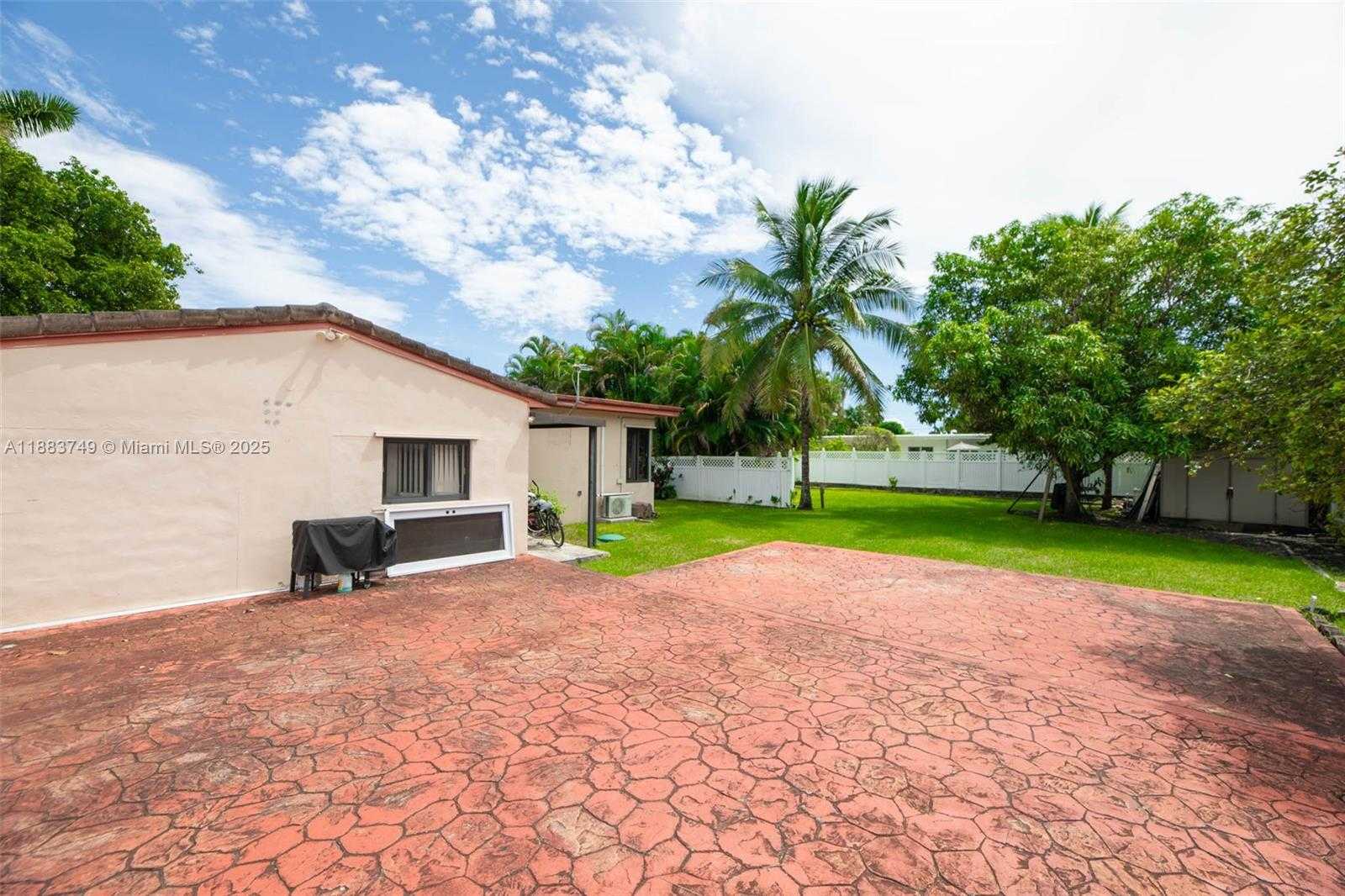 Small Image of 11490 WEST BISCAYNE CANAL RD, Miami Number 35