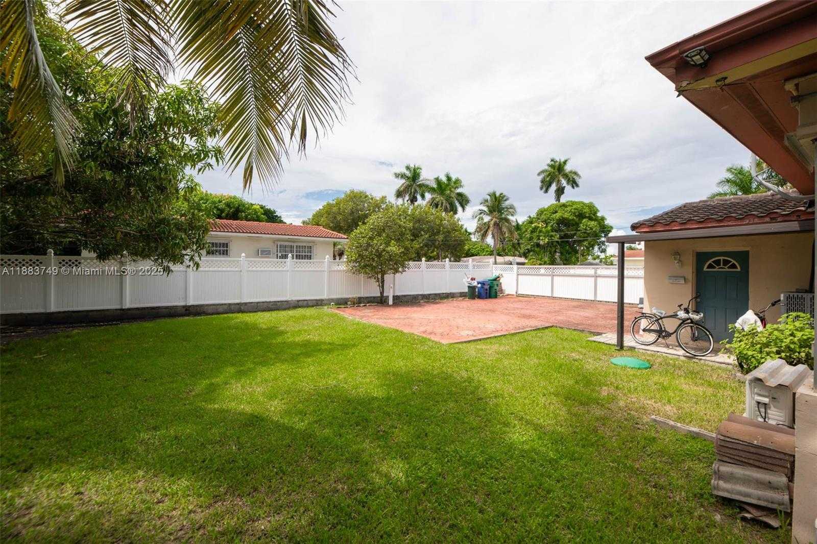 Small Image of 11490 WEST BISCAYNE CANAL RD, Miami Number 36