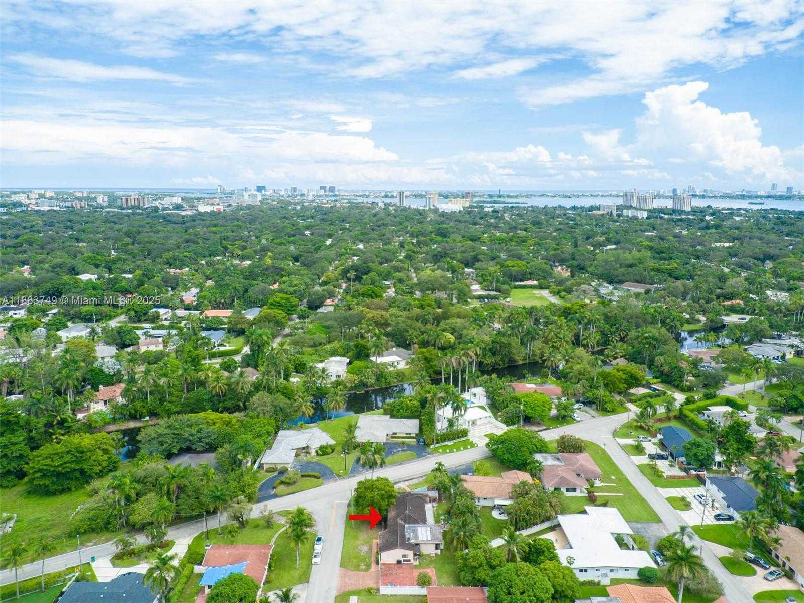Small Image of 11490 WEST BISCAYNE CANAL RD, Miami Number 41