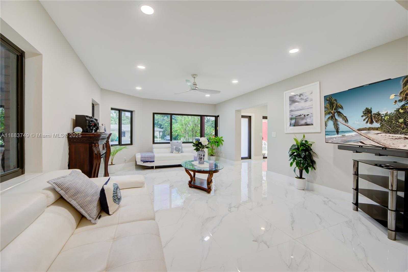 Small Image of 11490 WEST BISCAYNE CANAL RD, Miami Number 8