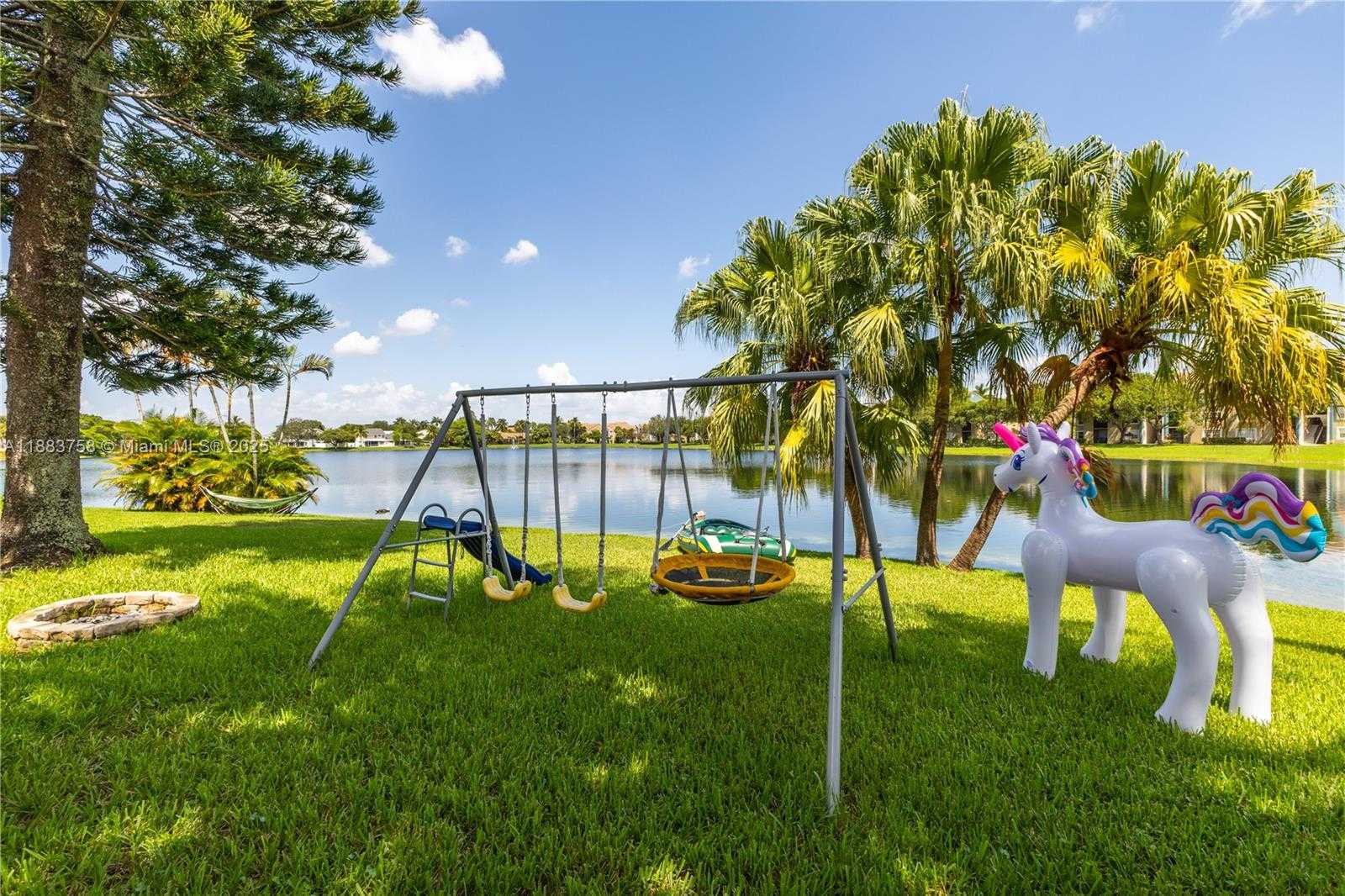 Small Image of 10931 SOUTH WEST 10TH PL, Davie Number 13