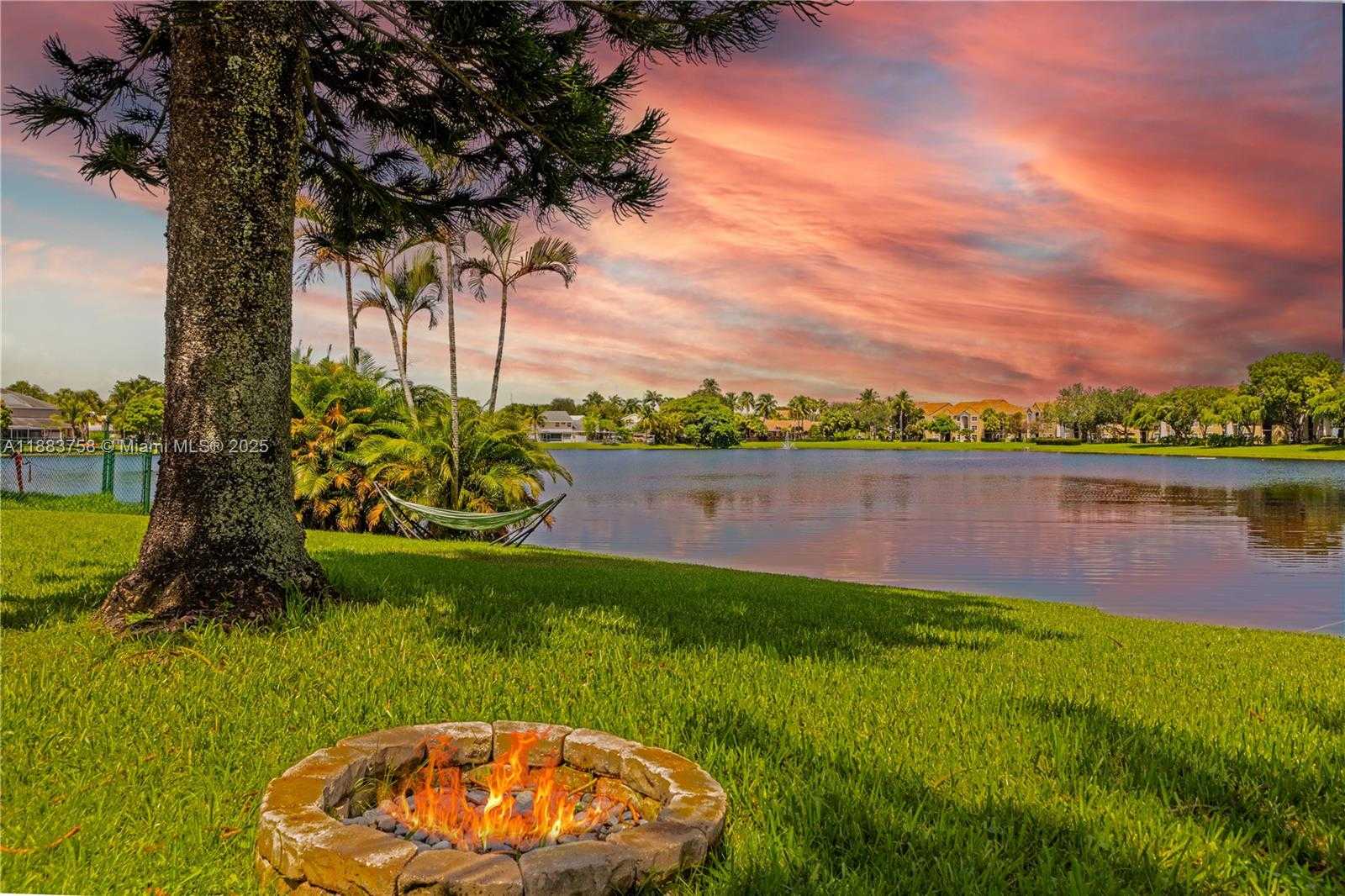 Small Image of 10931 SOUTH WEST 10TH PL, Davie Number 14