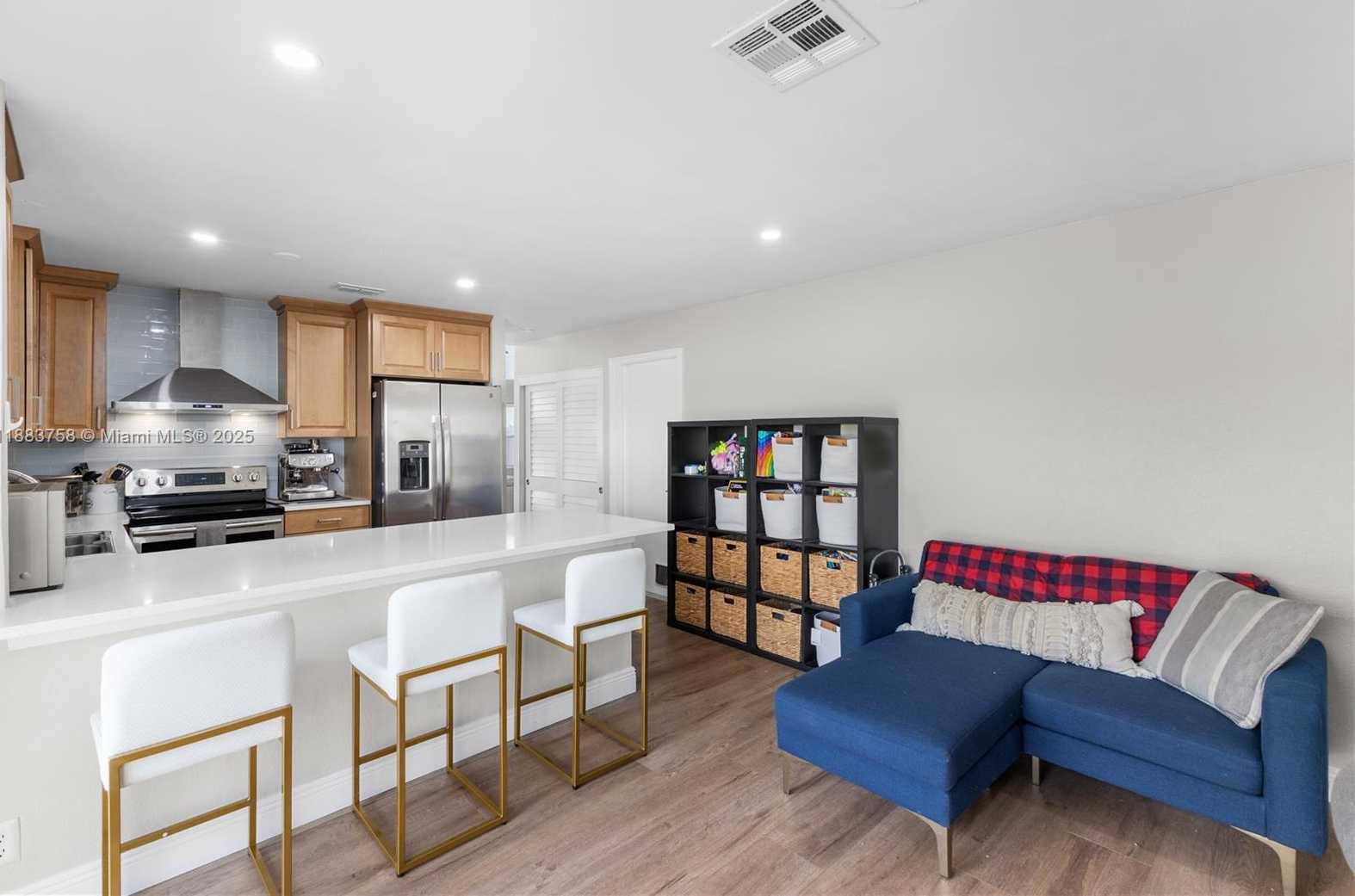 Small Image of 10931 SOUTH WEST 10TH PL, Davie Number 29