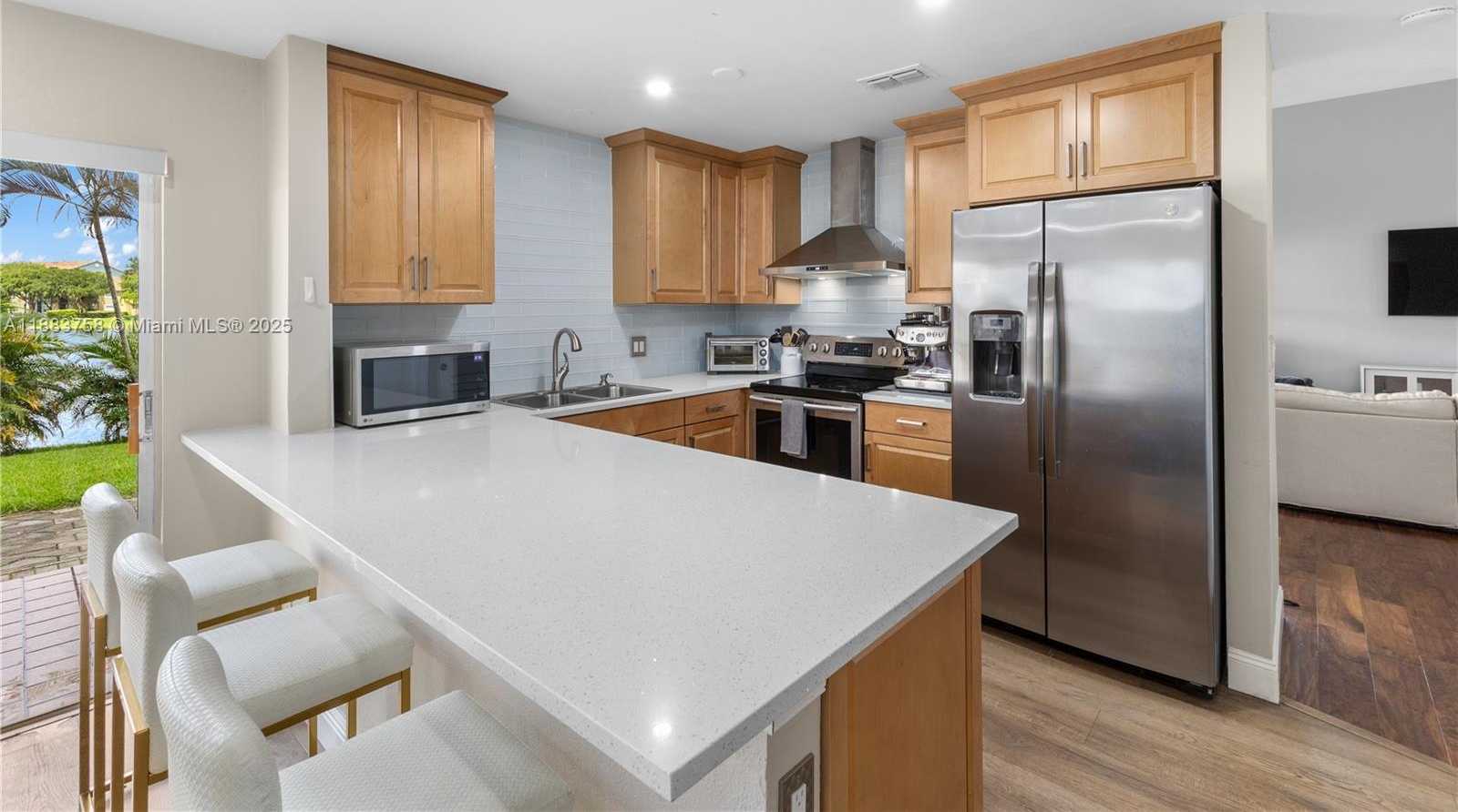 Small Image of 10931 SOUTH WEST 10TH PL, Davie Number 30