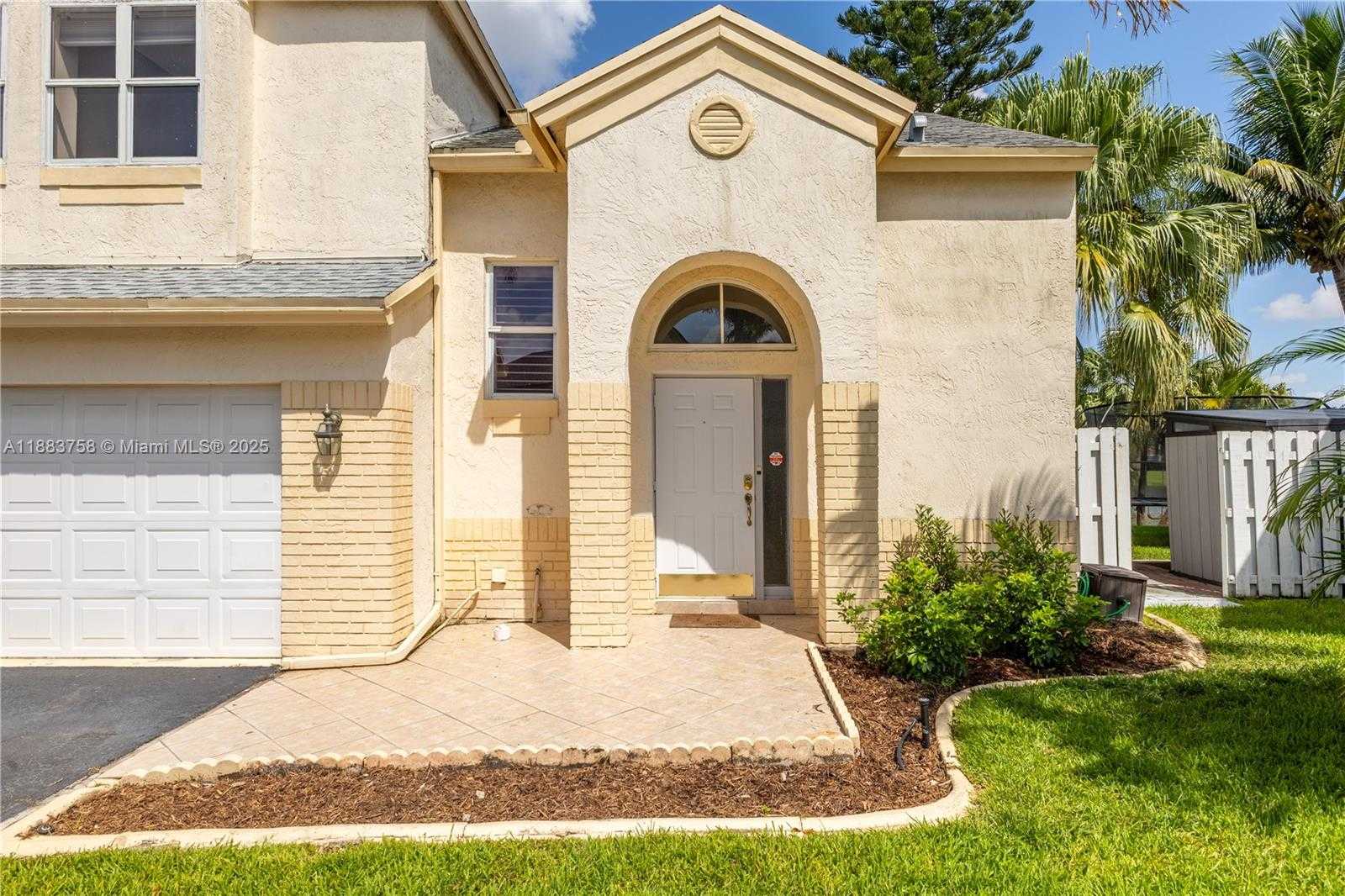 Small Image of 10931 SOUTH WEST 10TH PL, Davie Number 4