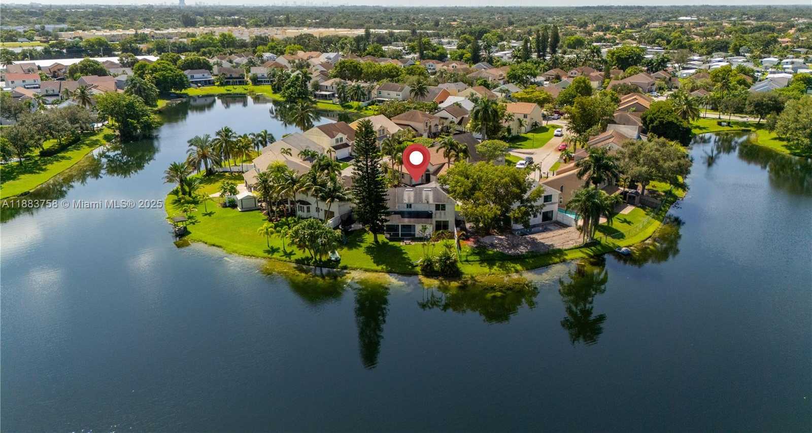 Small Image of 10931 SOUTH WEST 10TH PL, Davie Number 47