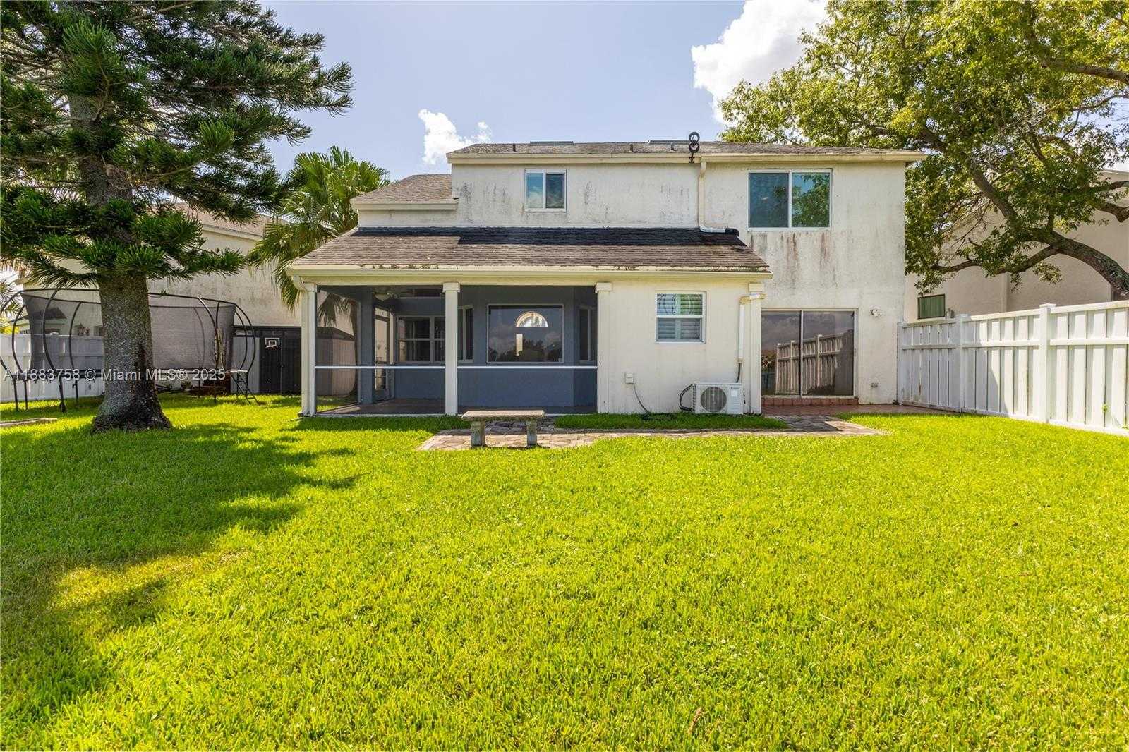 Small Image of 10931 SOUTH WEST 10TH PL, Davie Number 7