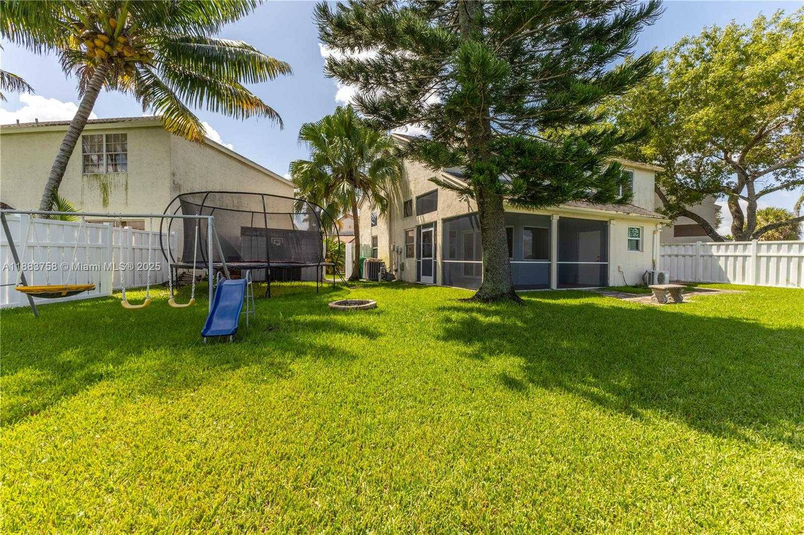 Small Image of 10931 SOUTH WEST 10TH PL, Davie Number 9