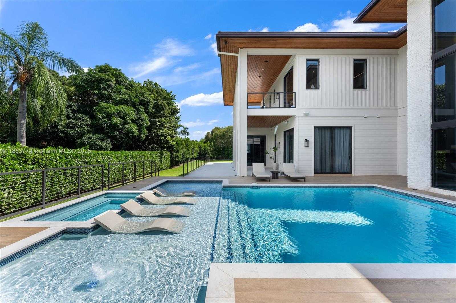 Small Image of 13120 OLD CUTLER RD, Pinecrest Number 10