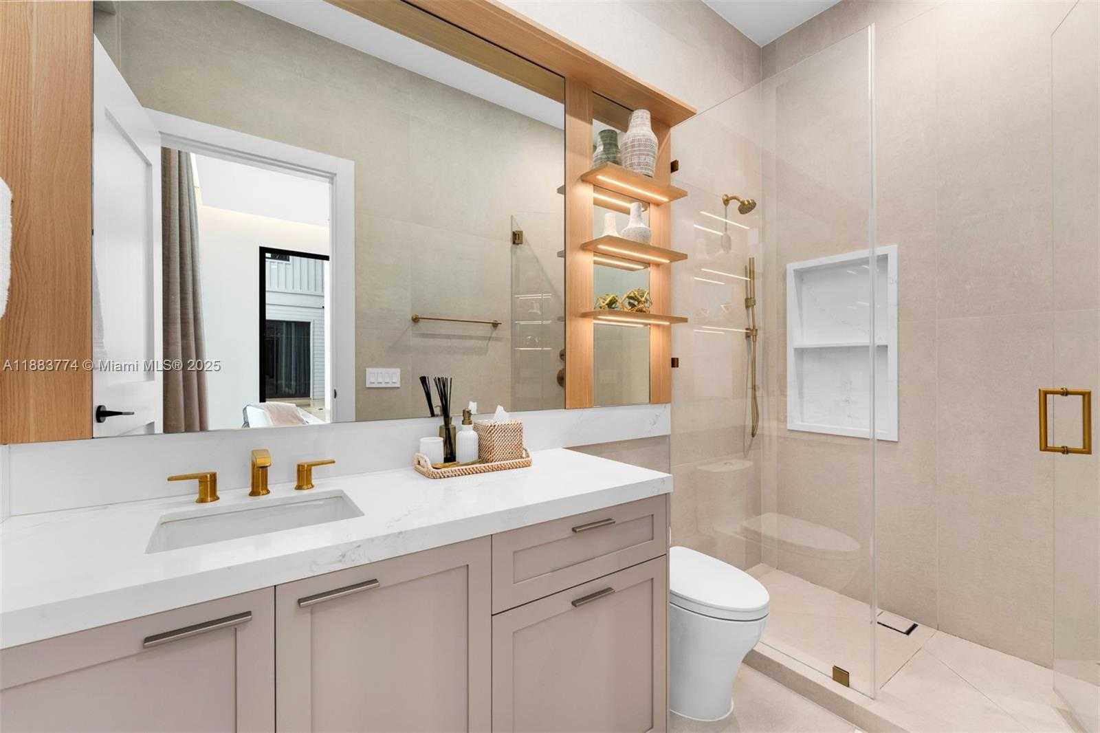 Small Image of 13120 OLD CUTLER RD, Pinecrest Number 23