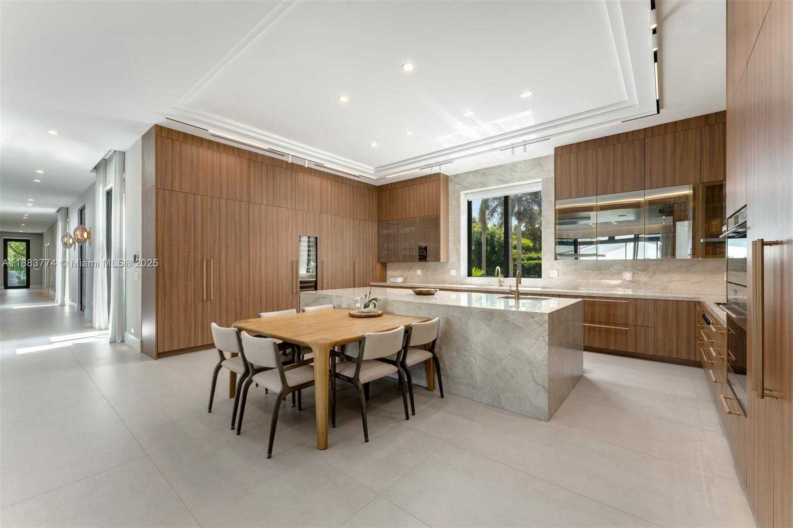 Small Image of 13120 OLD CUTLER RD, Pinecrest Number 3
