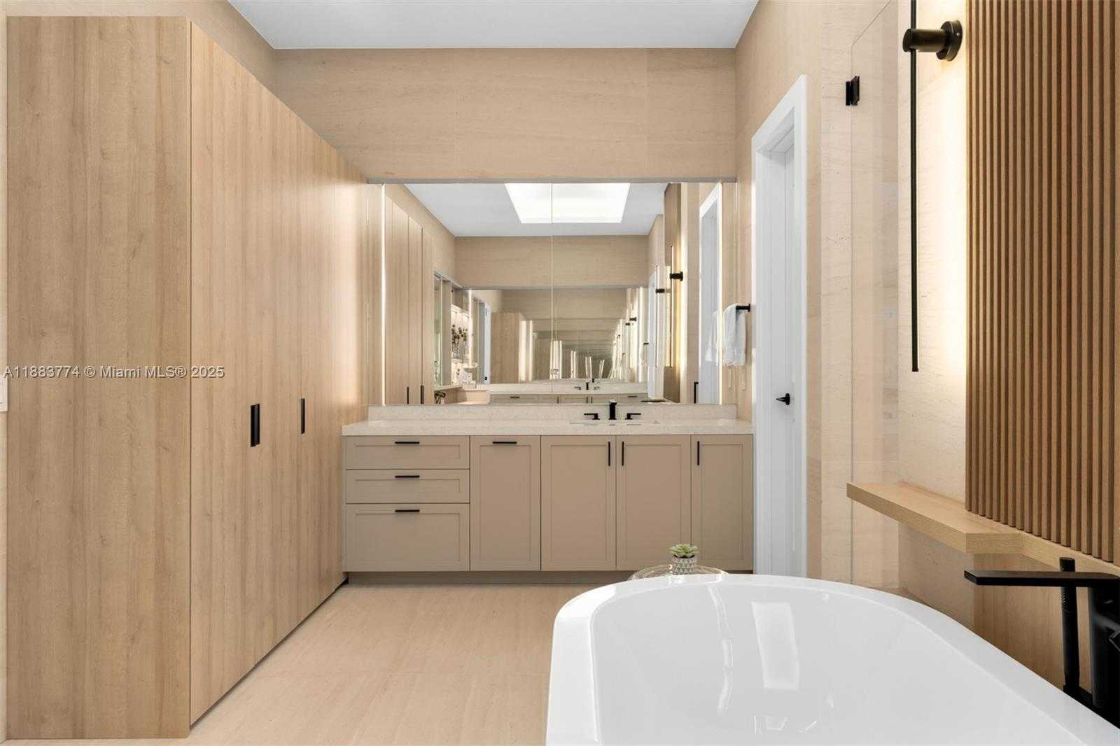 Small Image of 13120 OLD CUTLER RD, Pinecrest Number 31