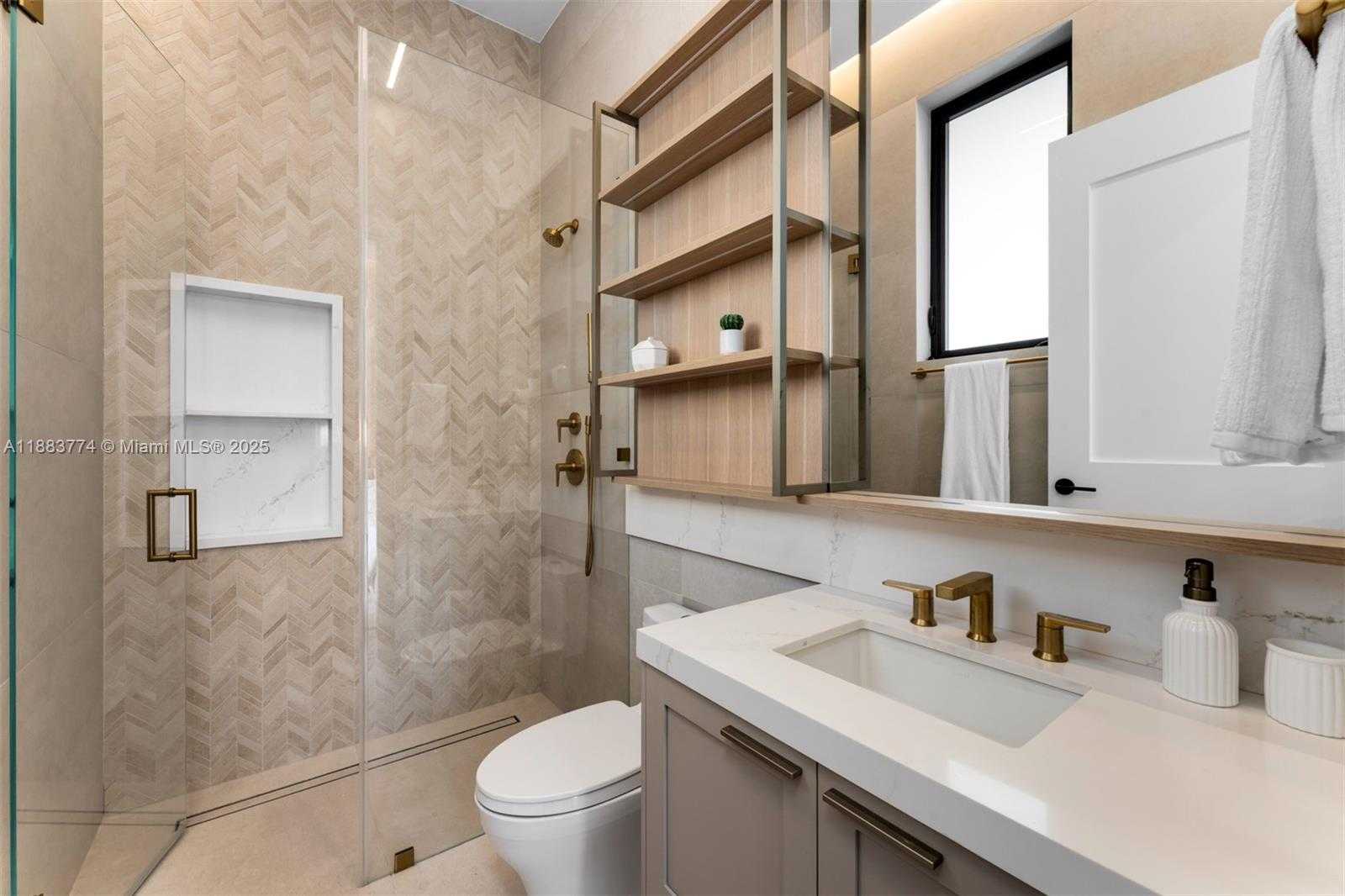 Small Image of 13120 OLD CUTLER RD, Pinecrest Number 37