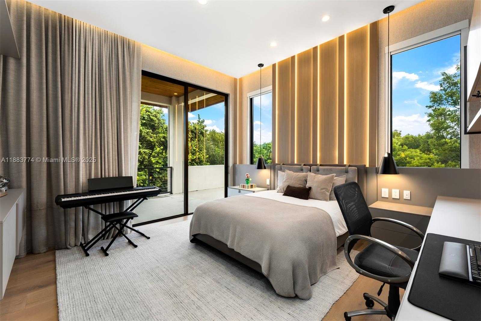 Small Image of 13120 OLD CUTLER RD, Pinecrest Number 38