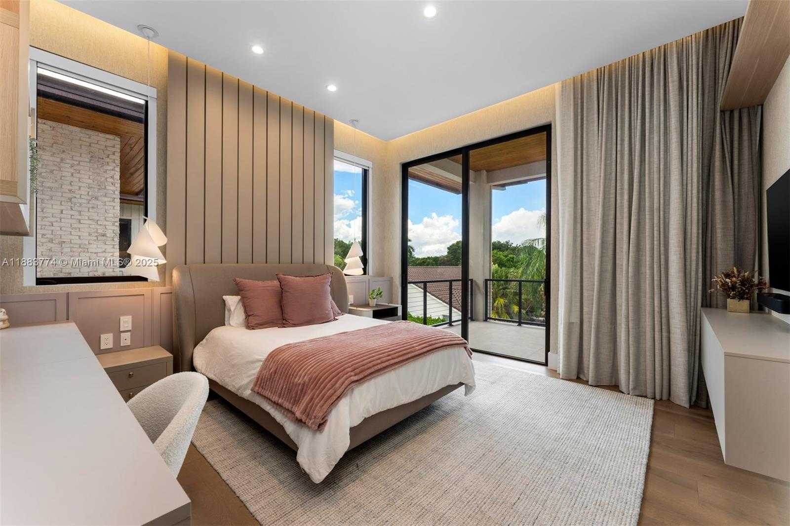 Small Image of 13120 OLD CUTLER RD, Pinecrest Number 40