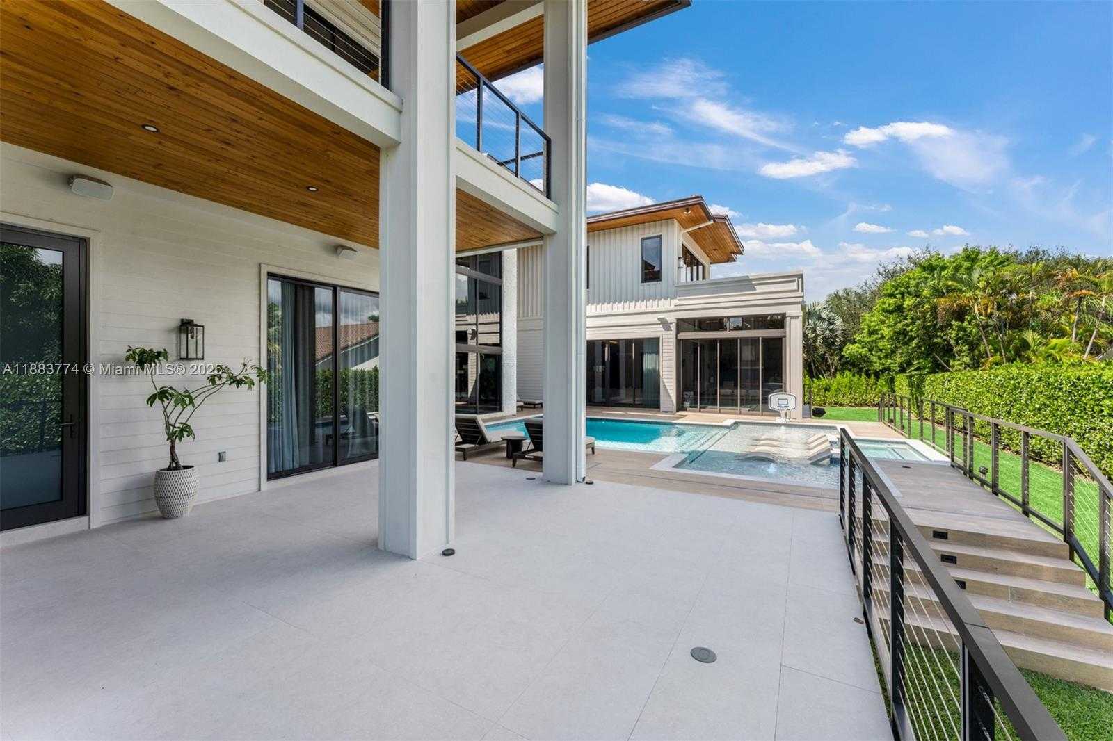 Small Image of 13120 OLD CUTLER RD, Pinecrest Number 45